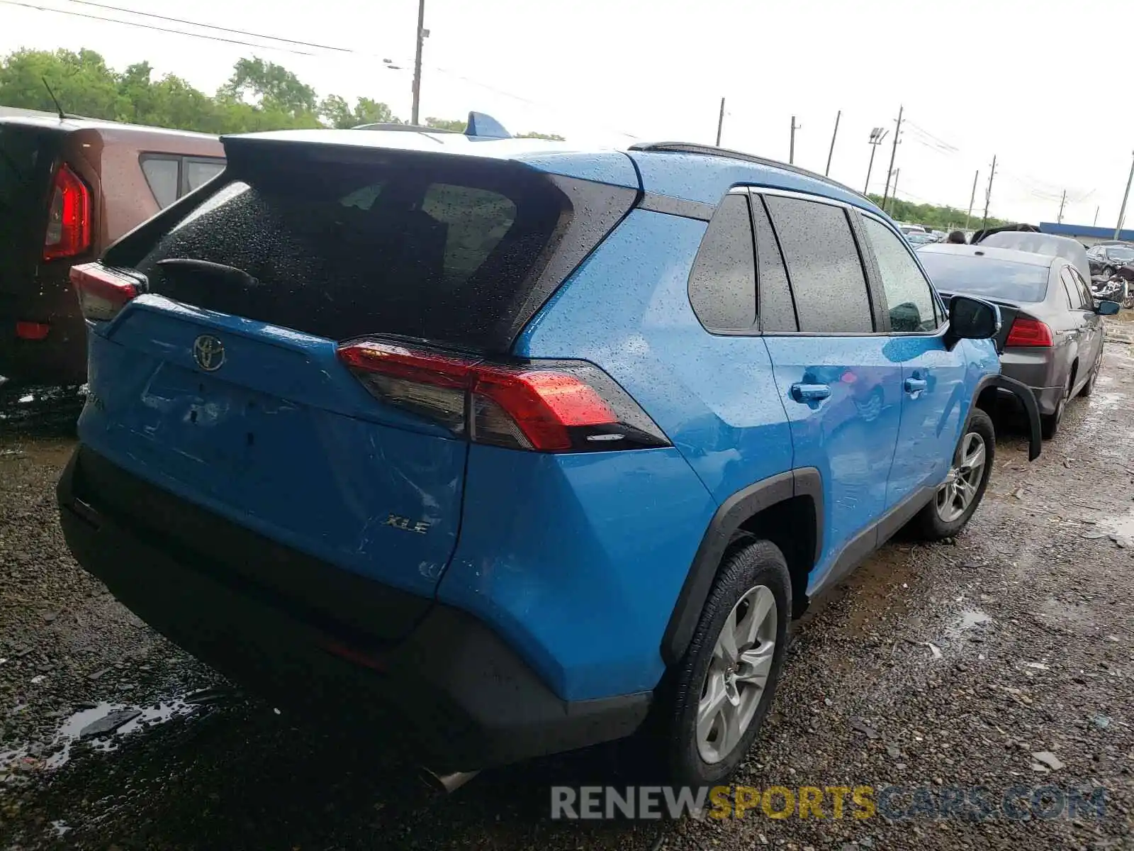 4 Photograph of a damaged car 2T3W1RFV5LC039280 TOYOTA RAV4 2020