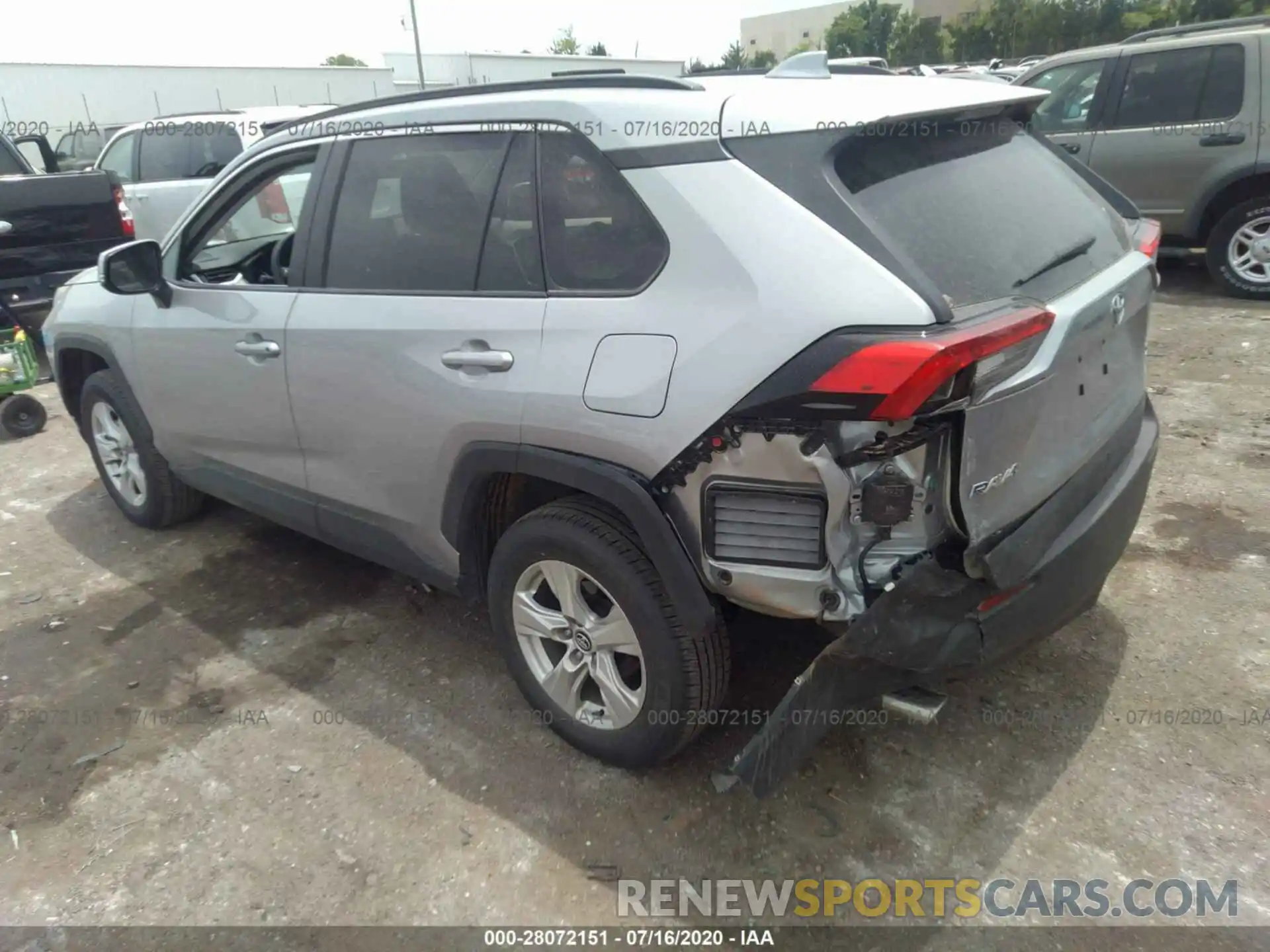 3 Photograph of a damaged car 2T3W1RFV5LC045466 TOYOTA RAV4 2020