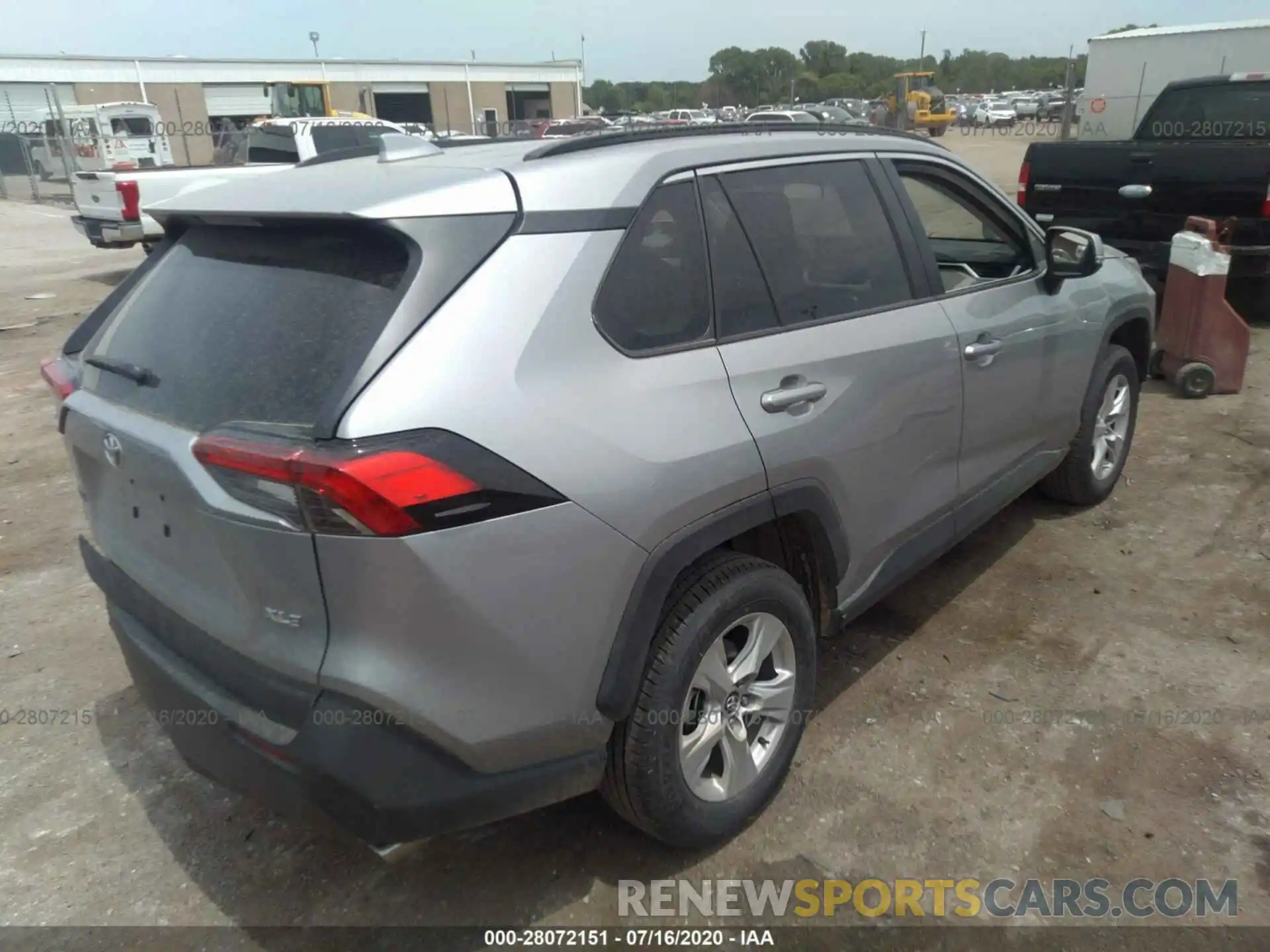 4 Photograph of a damaged car 2T3W1RFV5LC045466 TOYOTA RAV4 2020