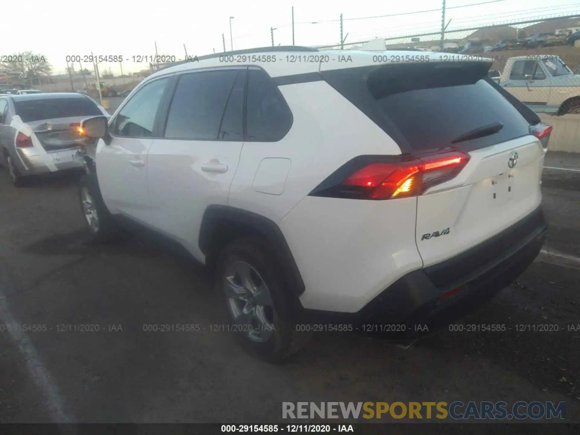 3 Photograph of a damaged car 2T3W1RFV5LC047556 TOYOTA RAV4 2020