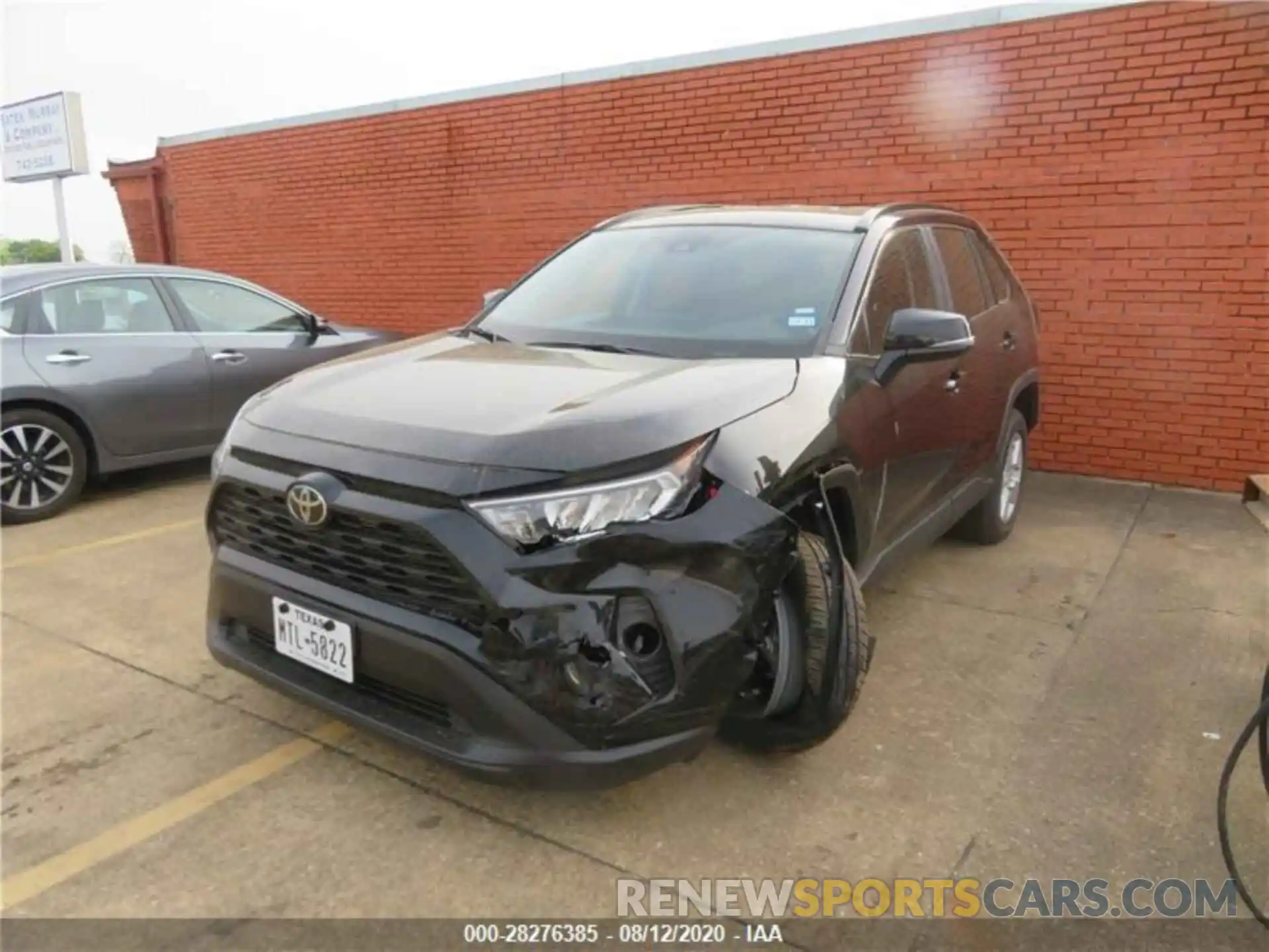 1 Photograph of a damaged car 2T3W1RFV5LC048416 TOYOTA RAV4 2020