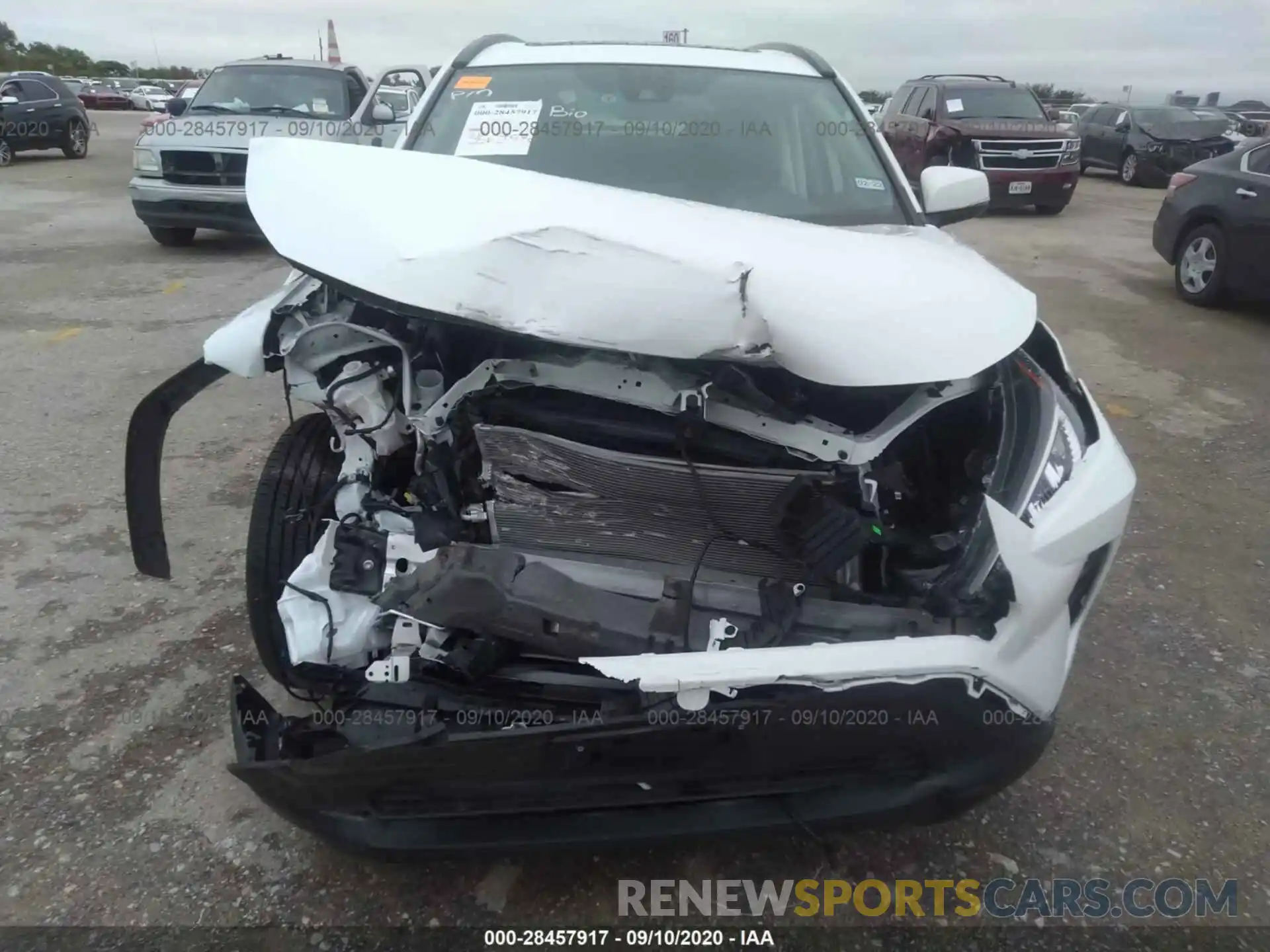 6 Photograph of a damaged car 2T3W1RFV5LC052353 TOYOTA RAV4 2020