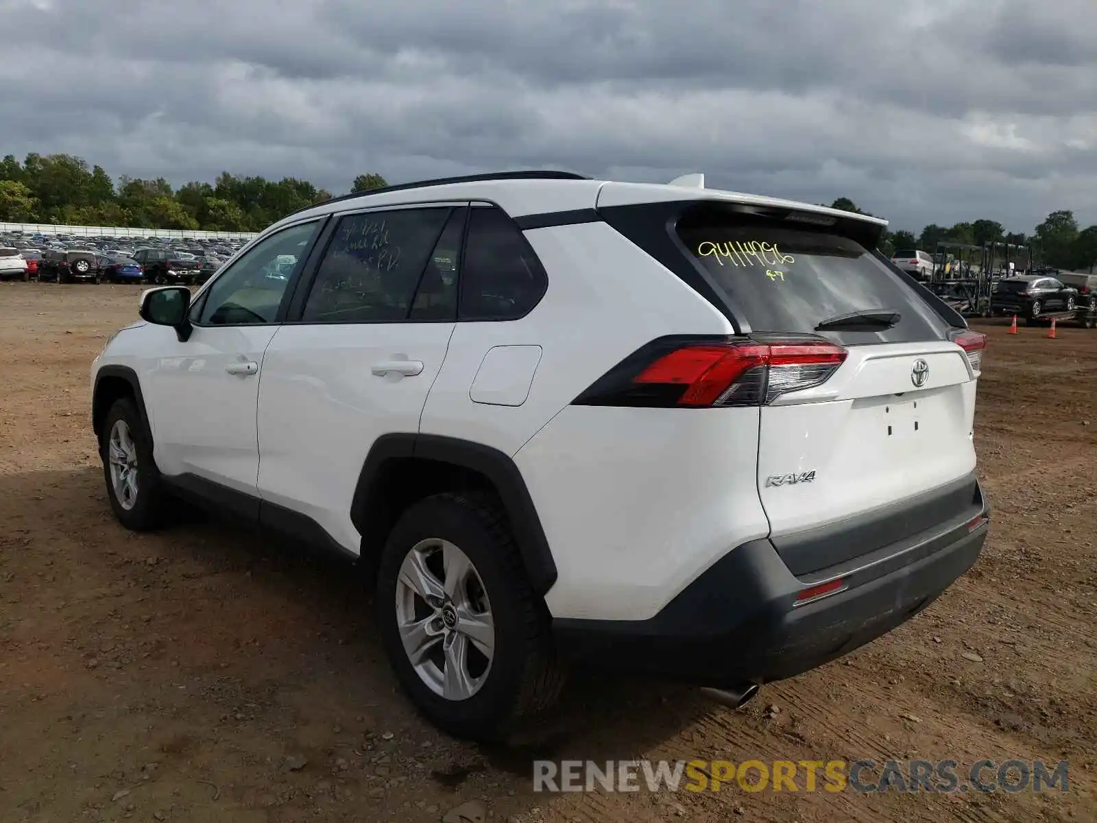 3 Photograph of a damaged car 2T3W1RFV5LC053079 TOYOTA RAV4 2020