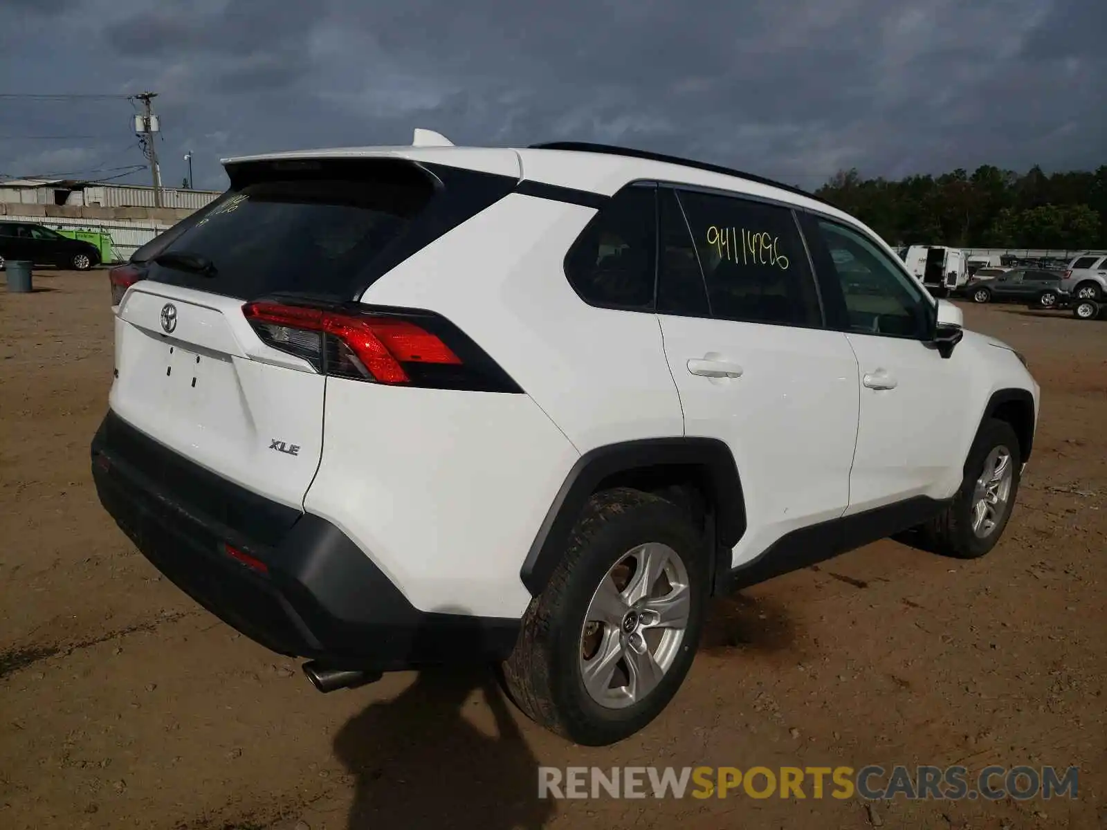 4 Photograph of a damaged car 2T3W1RFV5LC053079 TOYOTA RAV4 2020