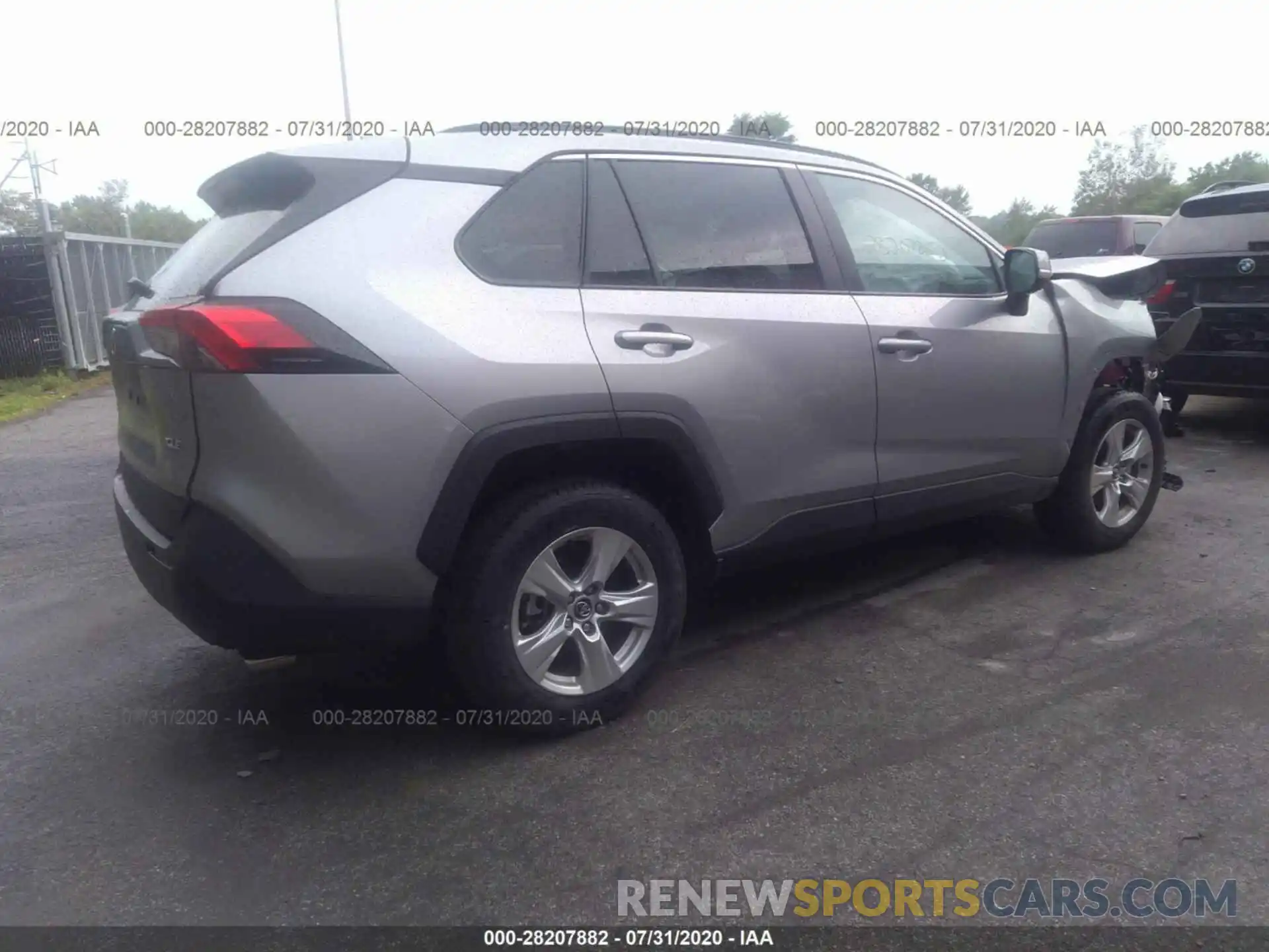 4 Photograph of a damaged car 2T3W1RFV5LC053552 TOYOTA RAV4 2020