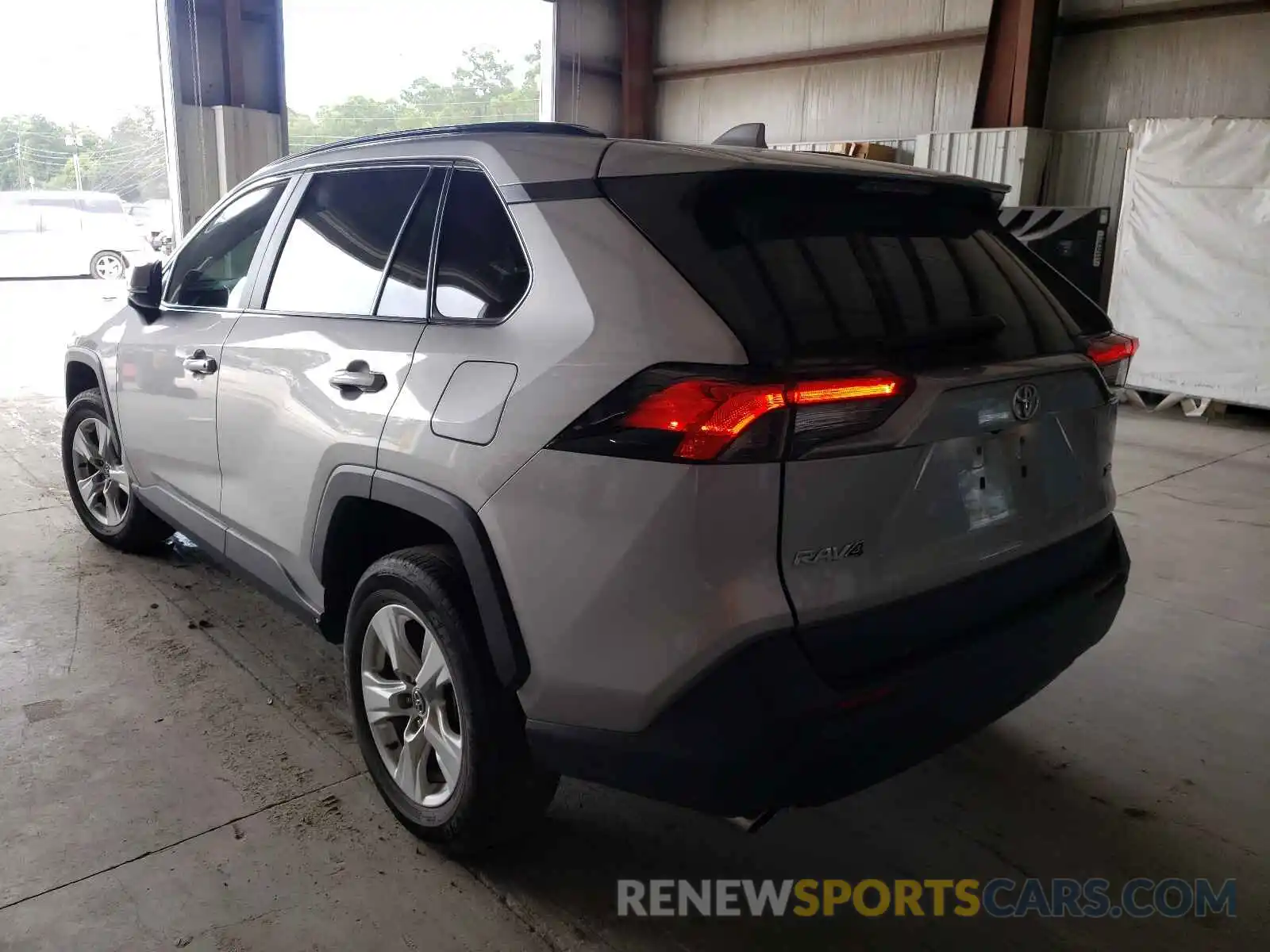 3 Photograph of a damaged car 2T3W1RFV5LC055057 TOYOTA RAV4 2020