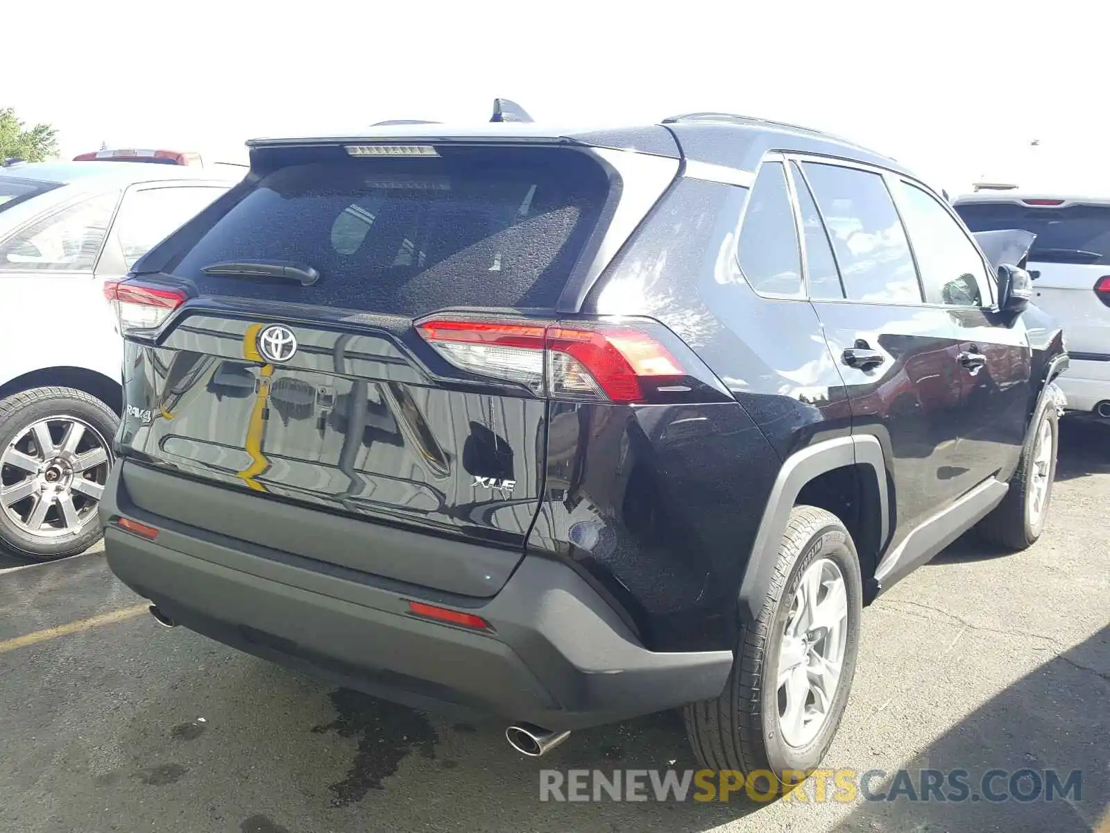 4 Photograph of a damaged car 2T3W1RFV5LC056807 TOYOTA RAV4 2020