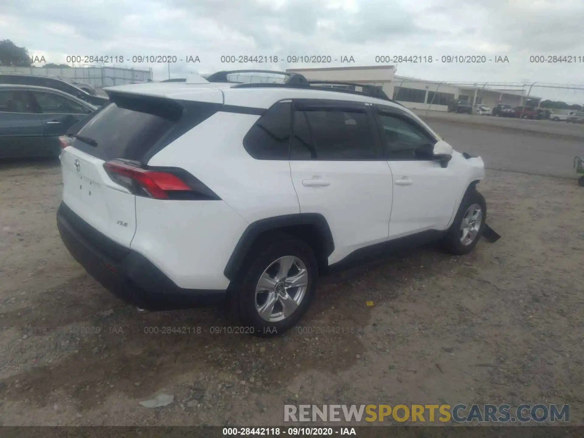 4 Photograph of a damaged car 2T3W1RFV5LC058265 TOYOTA RAV4 2020