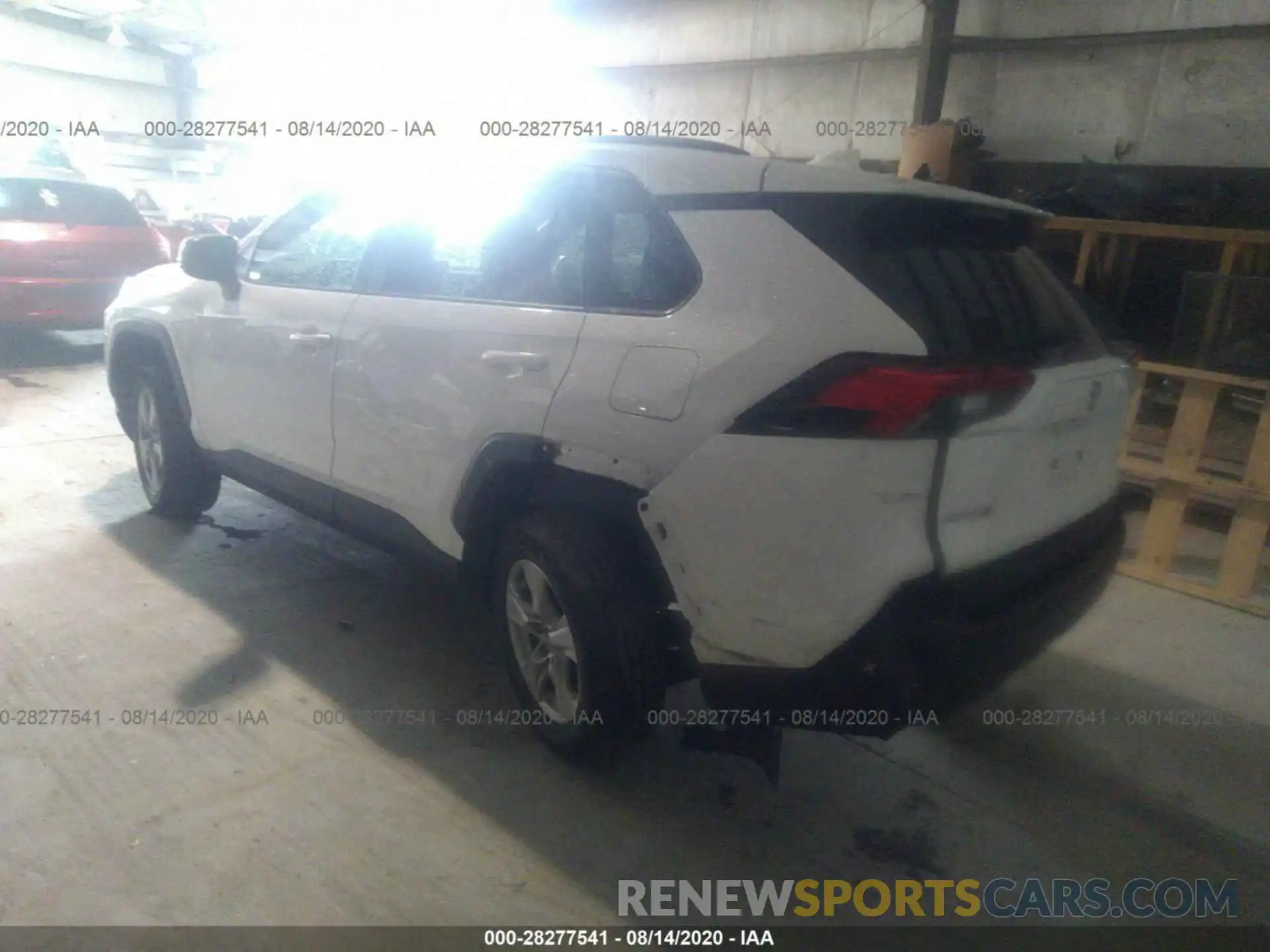 3 Фотография поврежденного автомобиля 2T3W1RFV5LC059156 TOYOTA RAV4 2020