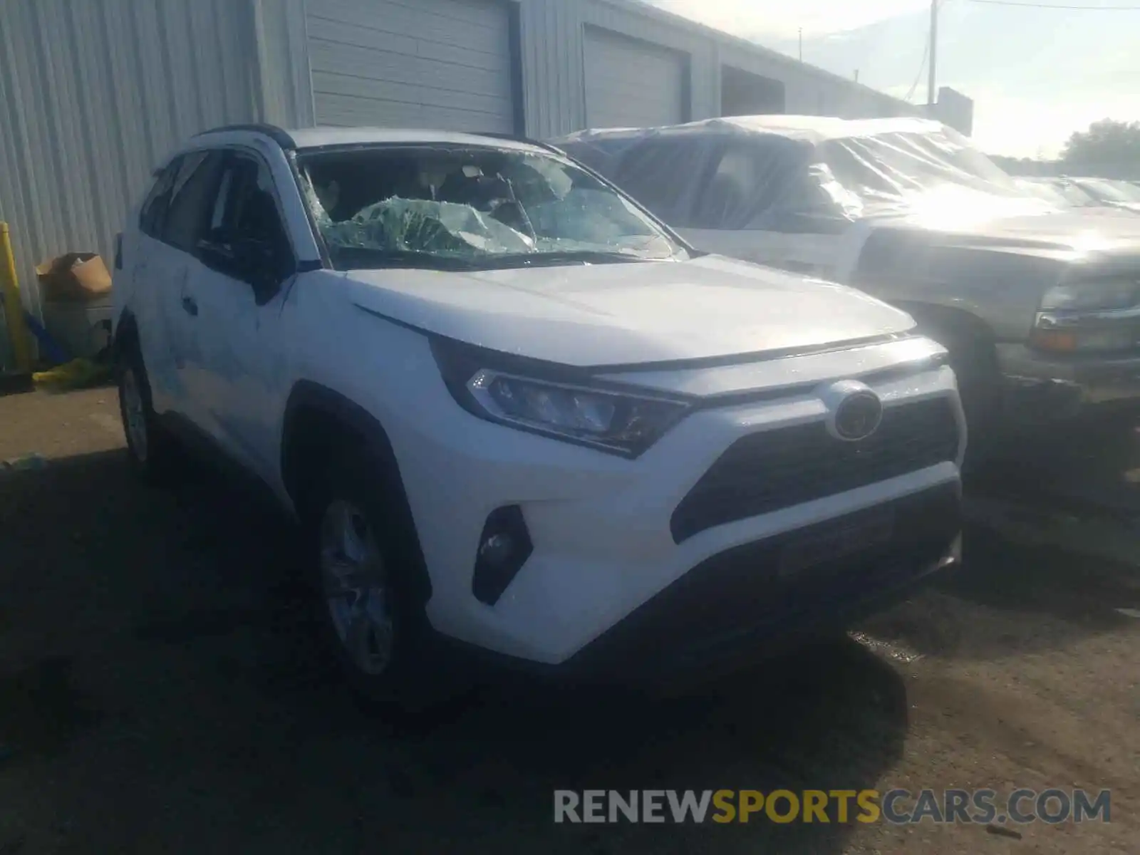 1 Photograph of a damaged car 2T3W1RFV5LC062607 TOYOTA RAV4 2020