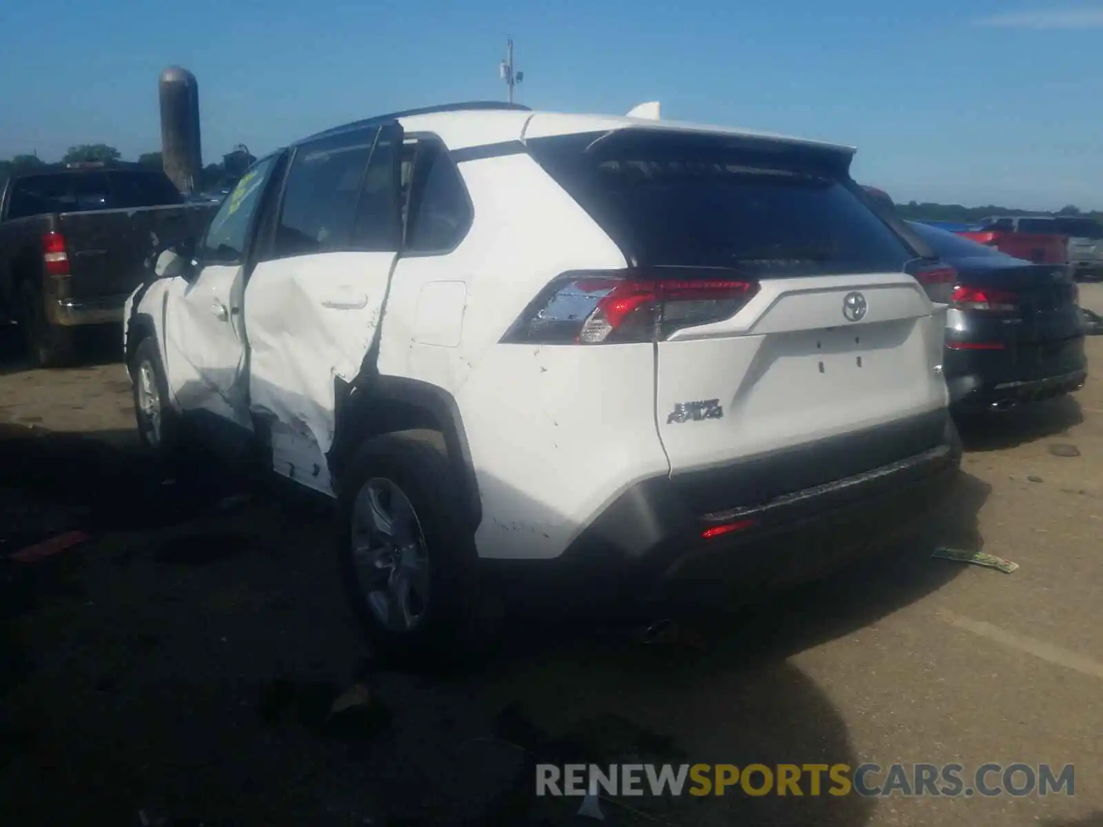 3 Photograph of a damaged car 2T3W1RFV5LC062607 TOYOTA RAV4 2020