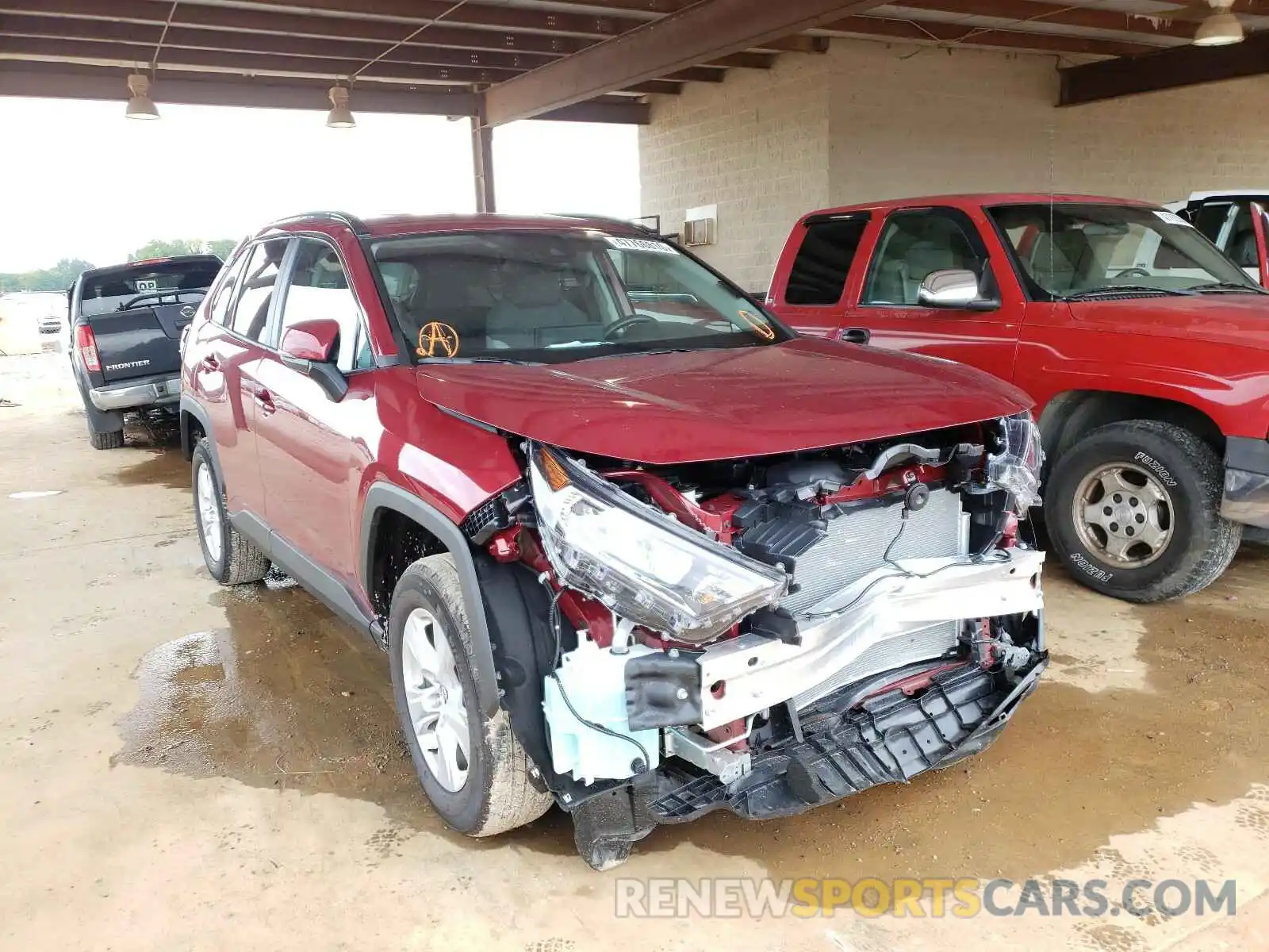 1 Photograph of a damaged car 2T3W1RFV5LC064986 TOYOTA RAV4 2020