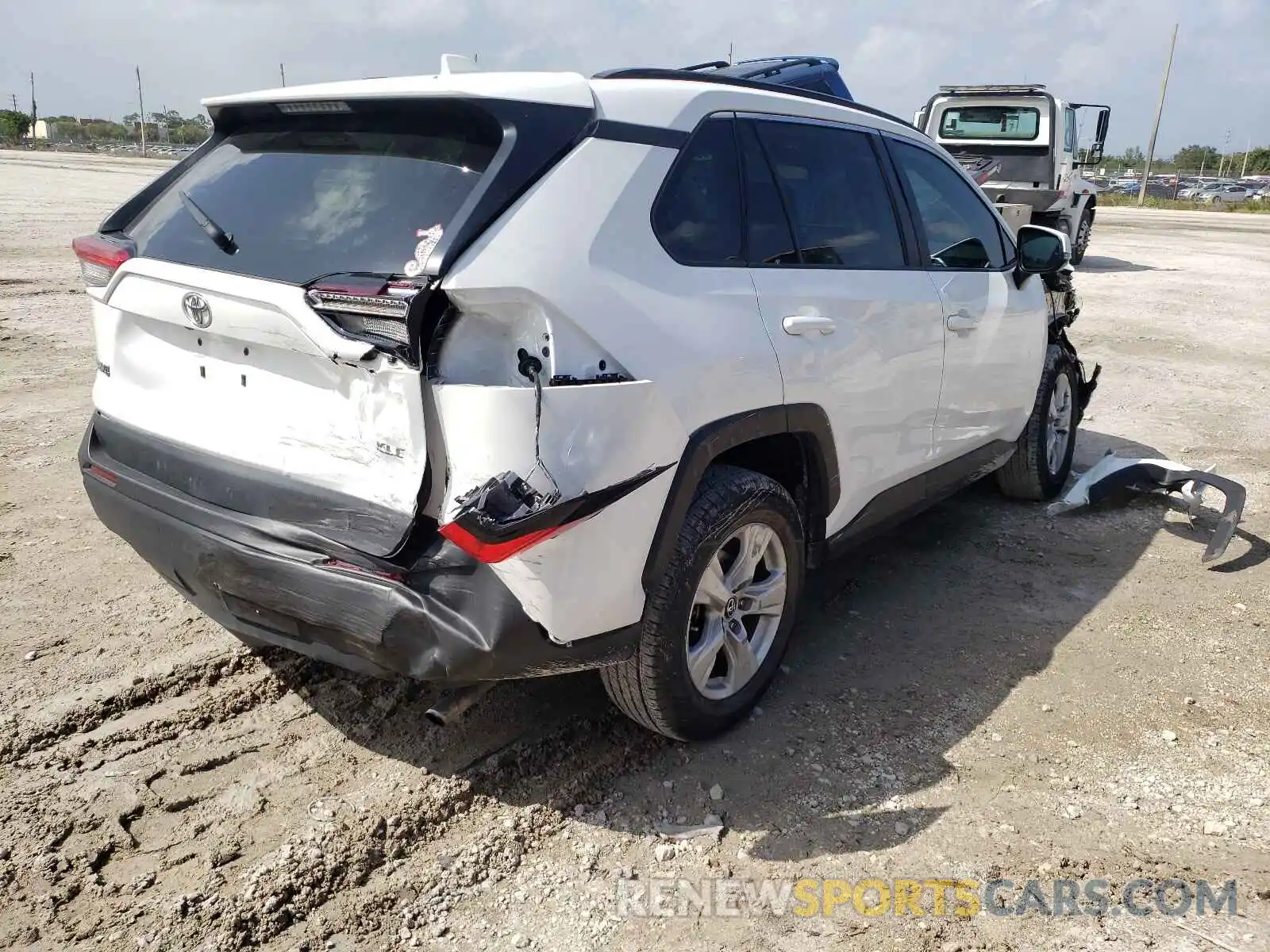 4 Photograph of a damaged car 2T3W1RFV5LC065278 TOYOTA RAV4 2020