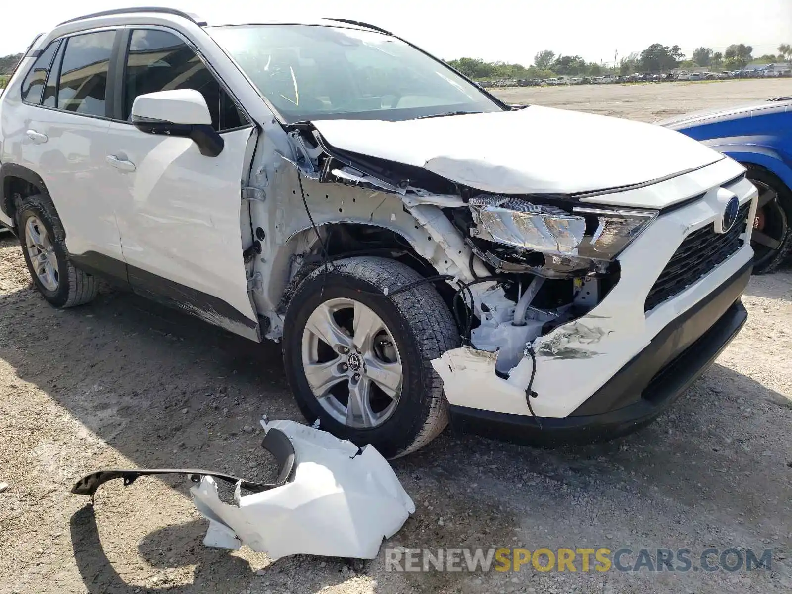 9 Photograph of a damaged car 2T3W1RFV5LC065278 TOYOTA RAV4 2020