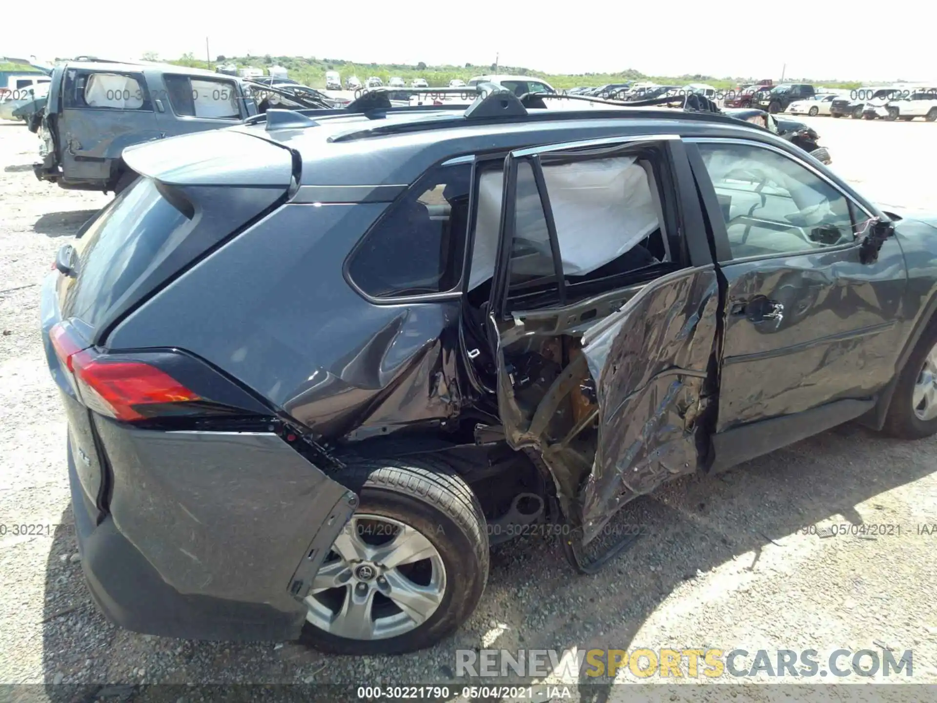 6 Photograph of a damaged car 2T3W1RFV5LC067273 TOYOTA RAV4 2020