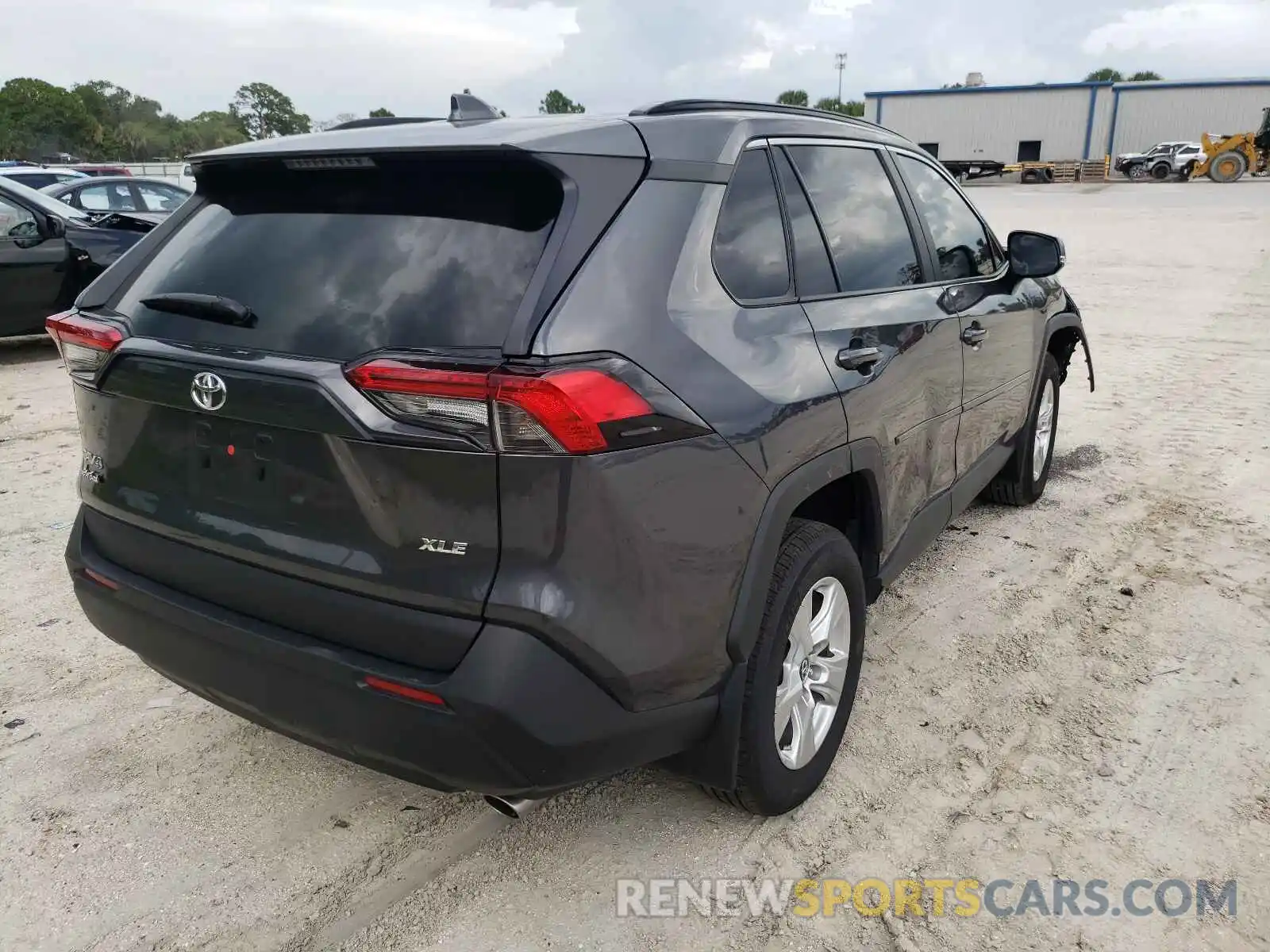 4 Photograph of a damaged car 2T3W1RFV5LC069931 TOYOTA RAV4 2020