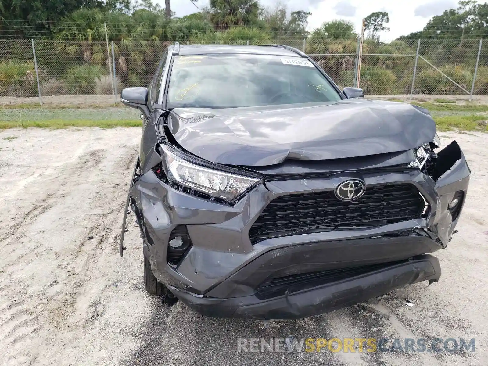 9 Photograph of a damaged car 2T3W1RFV5LC069931 TOYOTA RAV4 2020