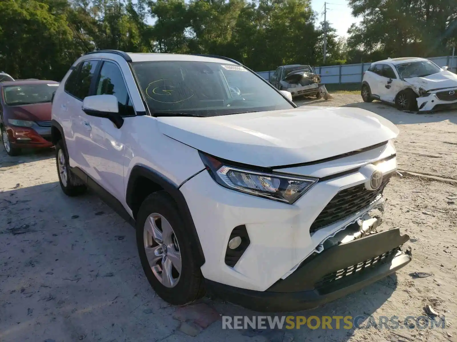 1 Photograph of a damaged car 2T3W1RFV5LC071291 TOYOTA RAV4 2020