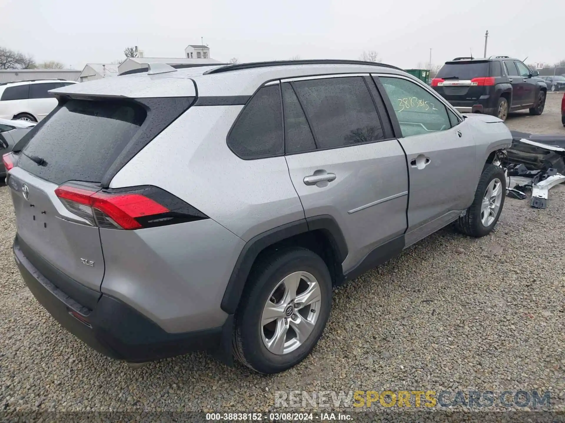 4 Photograph of a damaged car 2T3W1RFV5LC073199 TOYOTA RAV4 2020