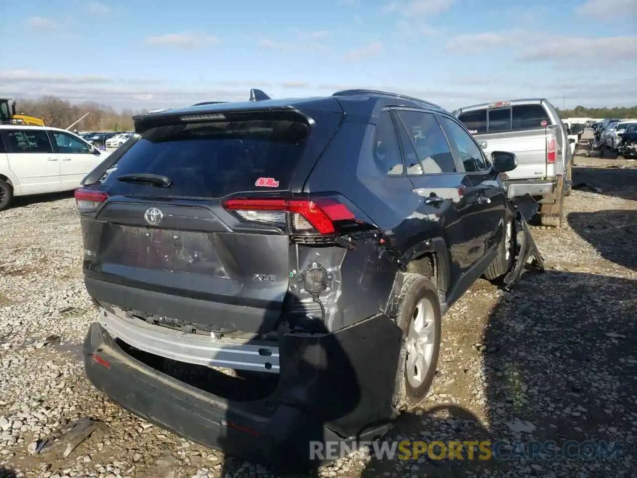 4 Photograph of a damaged car 2T3W1RFV5LC073462 TOYOTA RAV4 2020