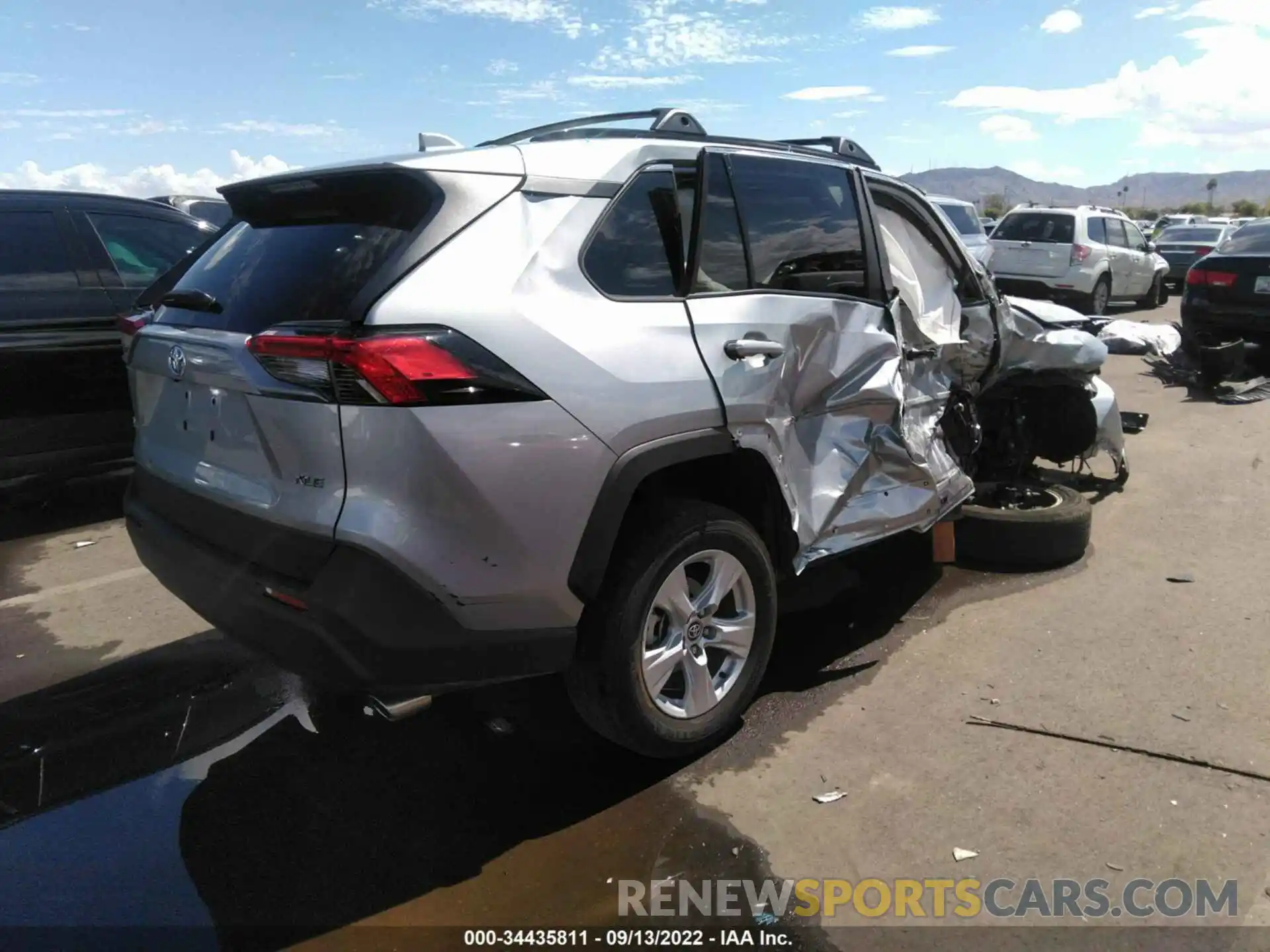 4 Photograph of a damaged car 2T3W1RFV5LC079536 TOYOTA RAV4 2020