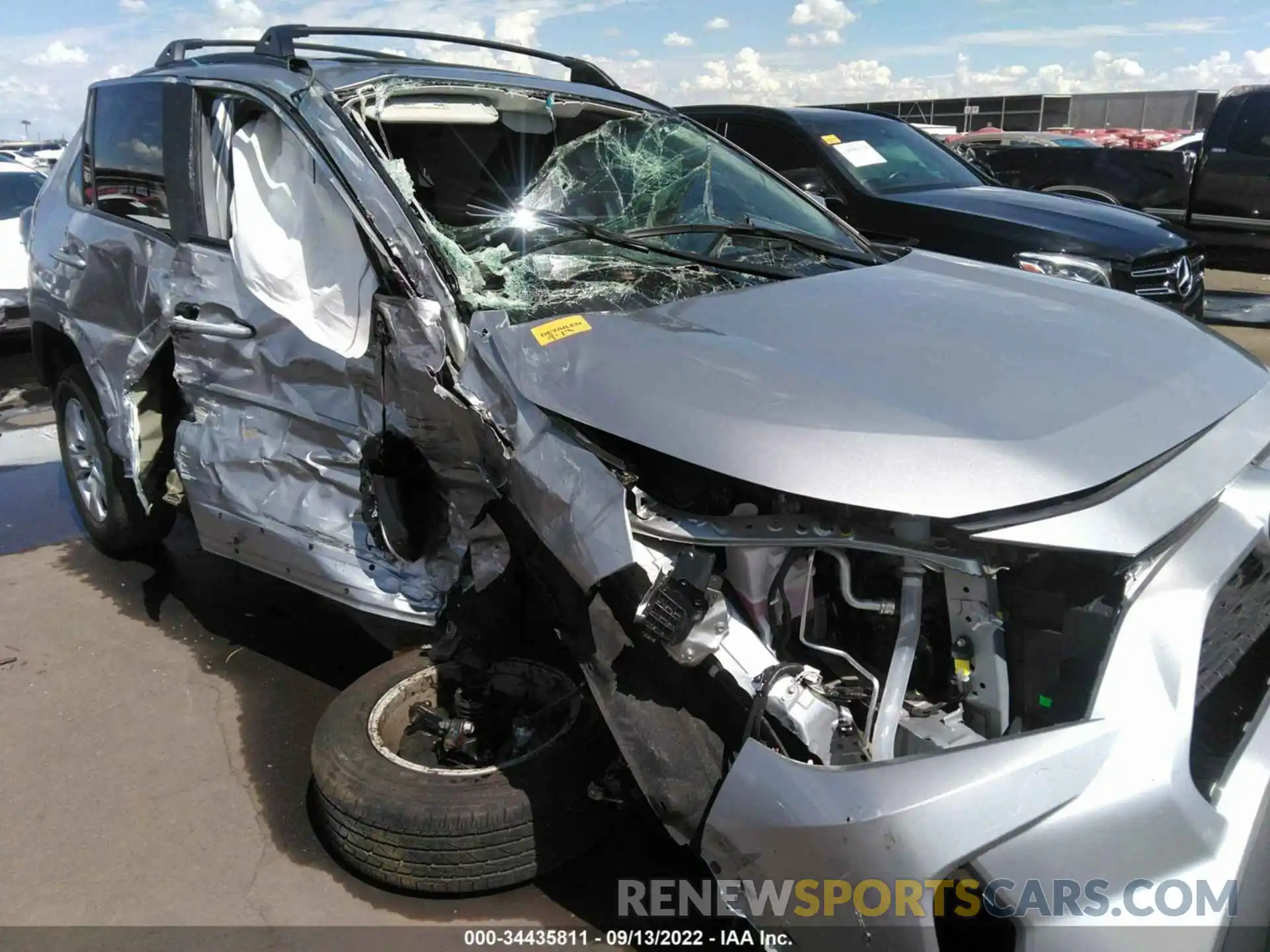 6 Photograph of a damaged car 2T3W1RFV5LC079536 TOYOTA RAV4 2020