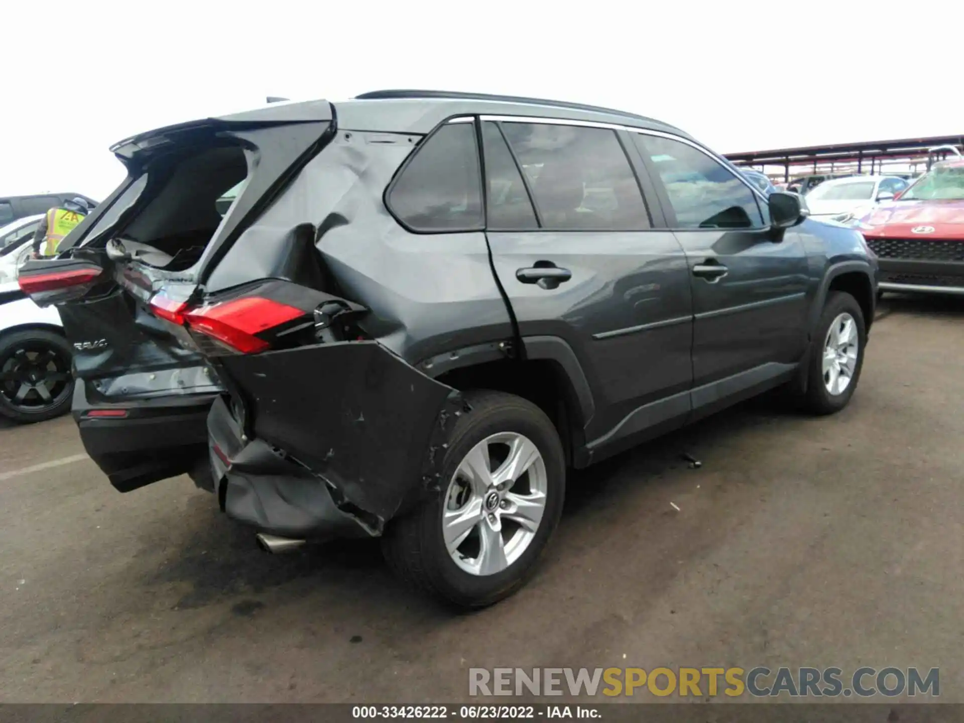 4 Photograph of a damaged car 2T3W1RFV5LC081867 TOYOTA RAV4 2020