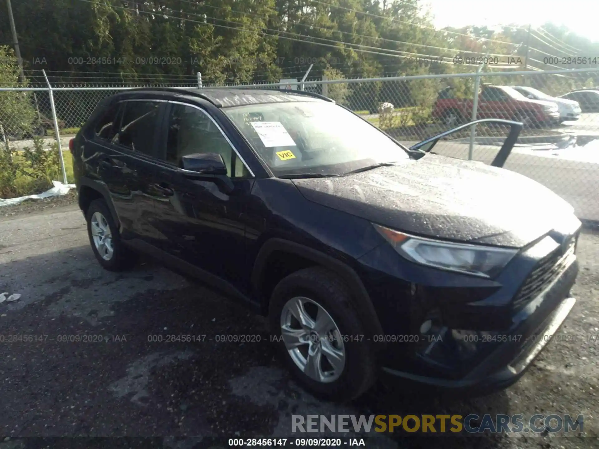 1 Photograph of a damaged car 2T3W1RFV5LW059558 TOYOTA RAV4 2020