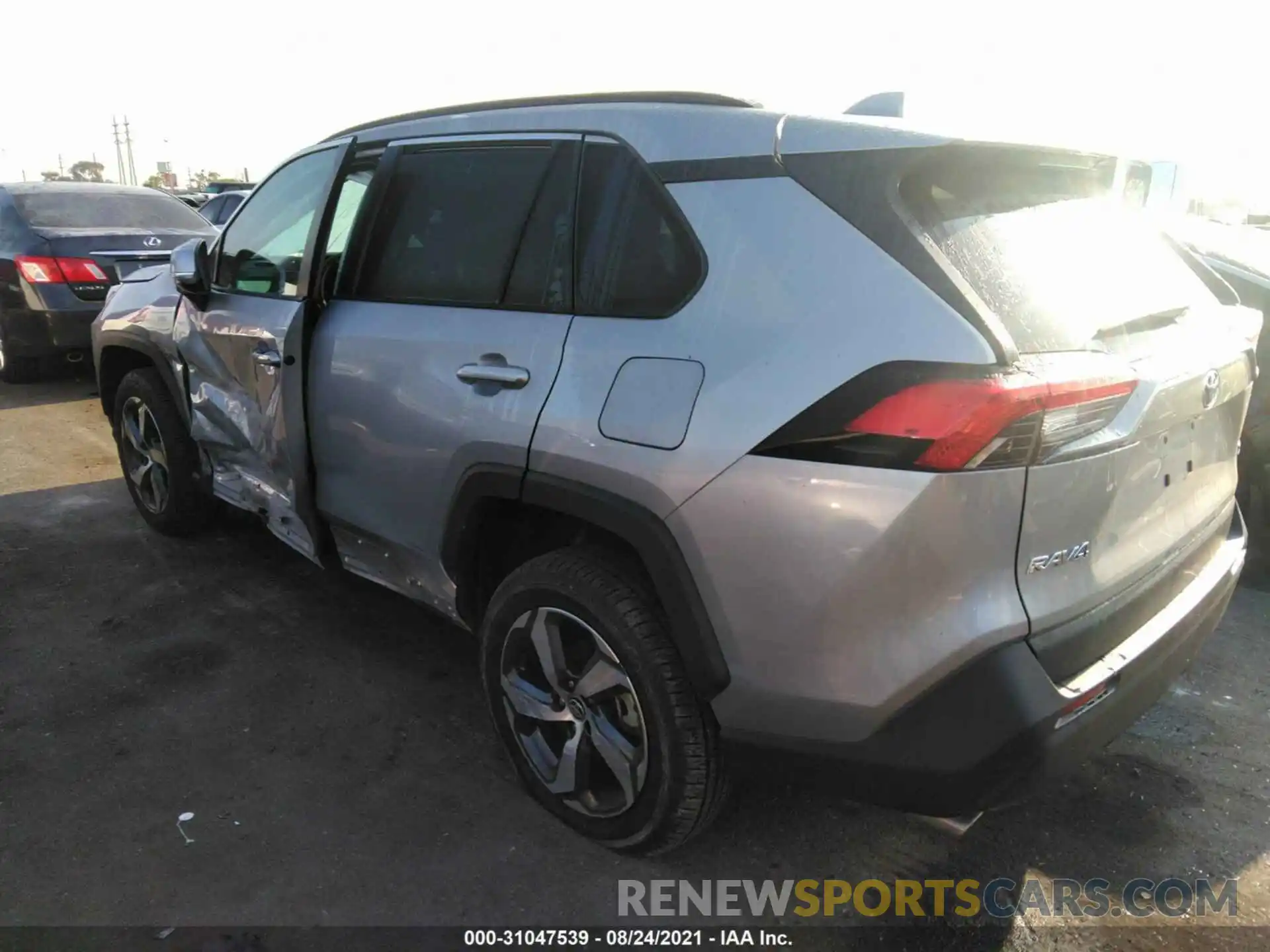 3 Photograph of a damaged car 2T3W1RFV5LW060015 TOYOTA RAV4 2020