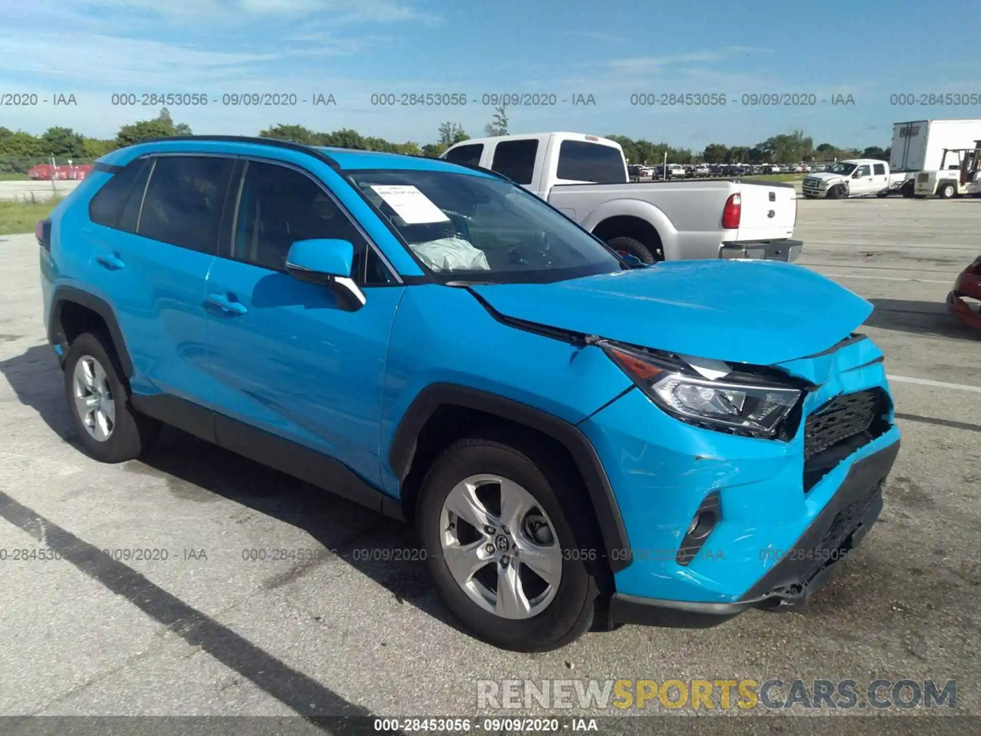 1 Photograph of a damaged car 2T3W1RFV5LW064002 TOYOTA RAV4 2020