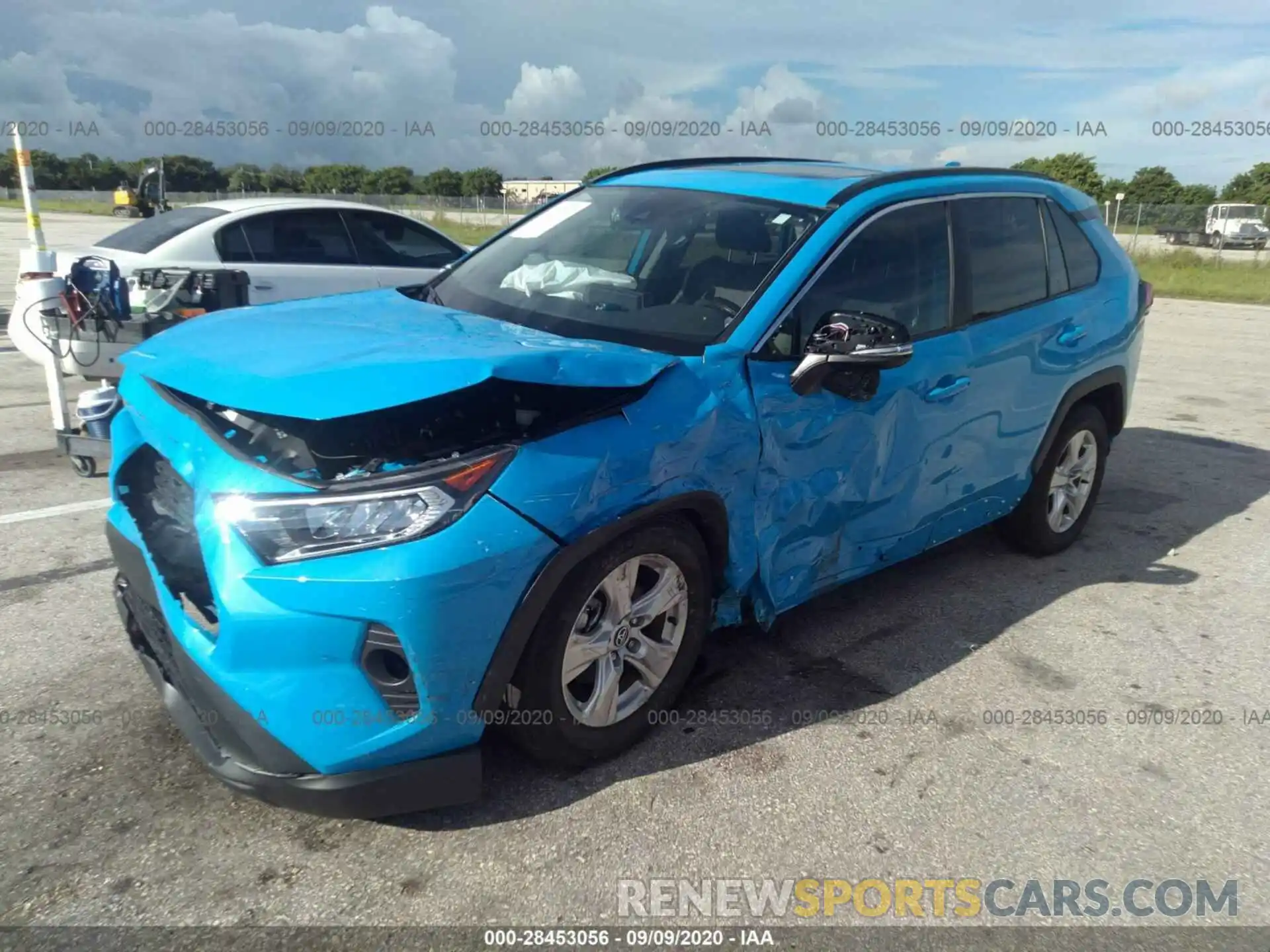 2 Photograph of a damaged car 2T3W1RFV5LW064002 TOYOTA RAV4 2020