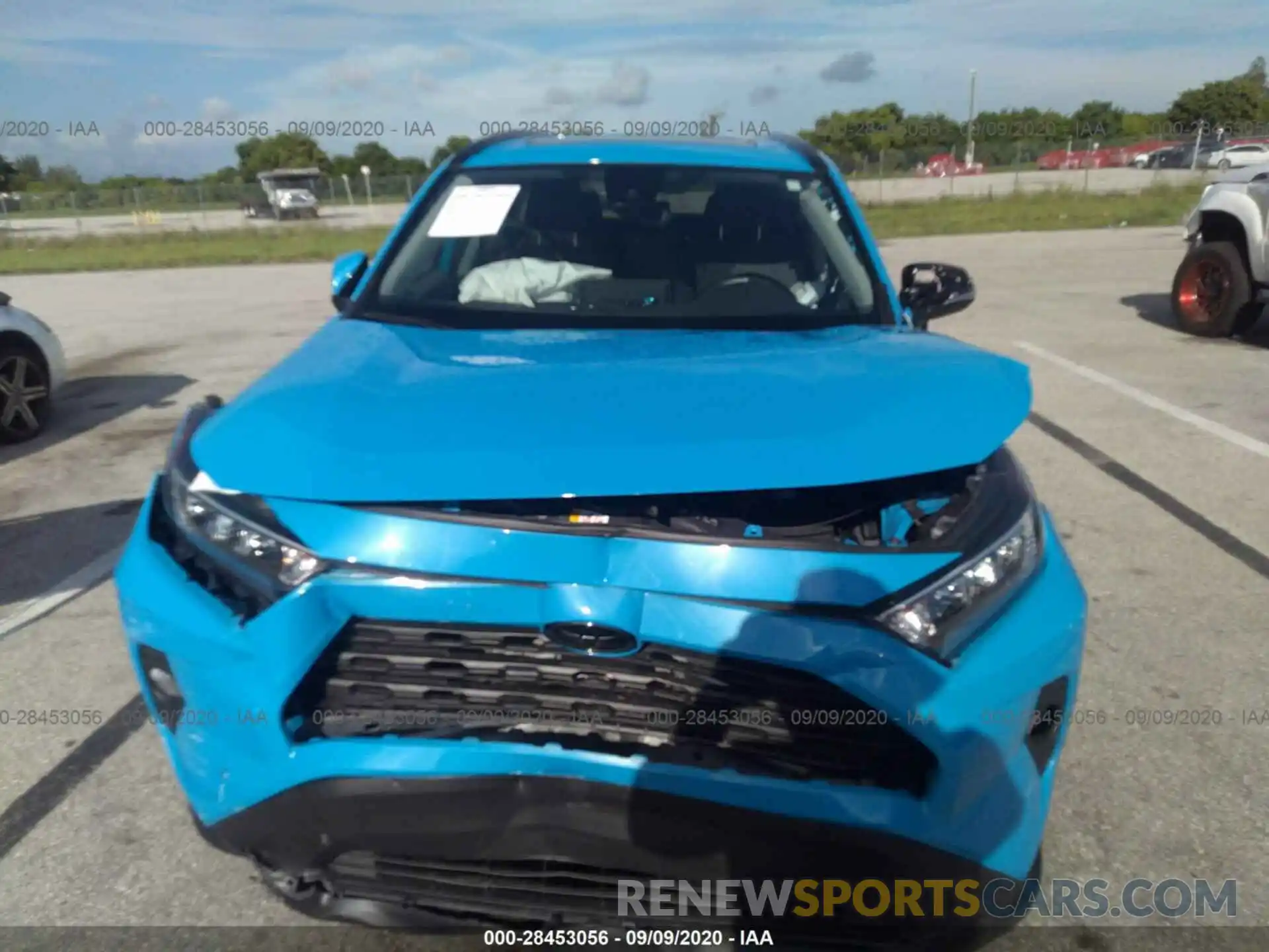 6 Photograph of a damaged car 2T3W1RFV5LW064002 TOYOTA RAV4 2020