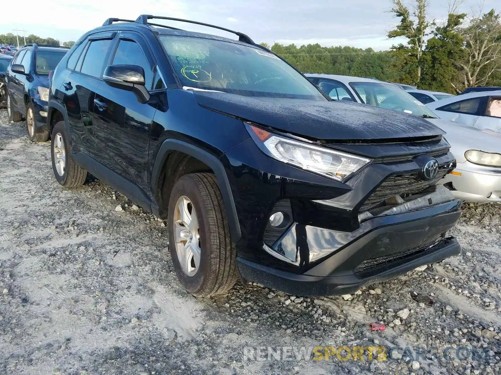 1 Photograph of a damaged car 2T3W1RFV5LW065747 TOYOTA RAV4 2020