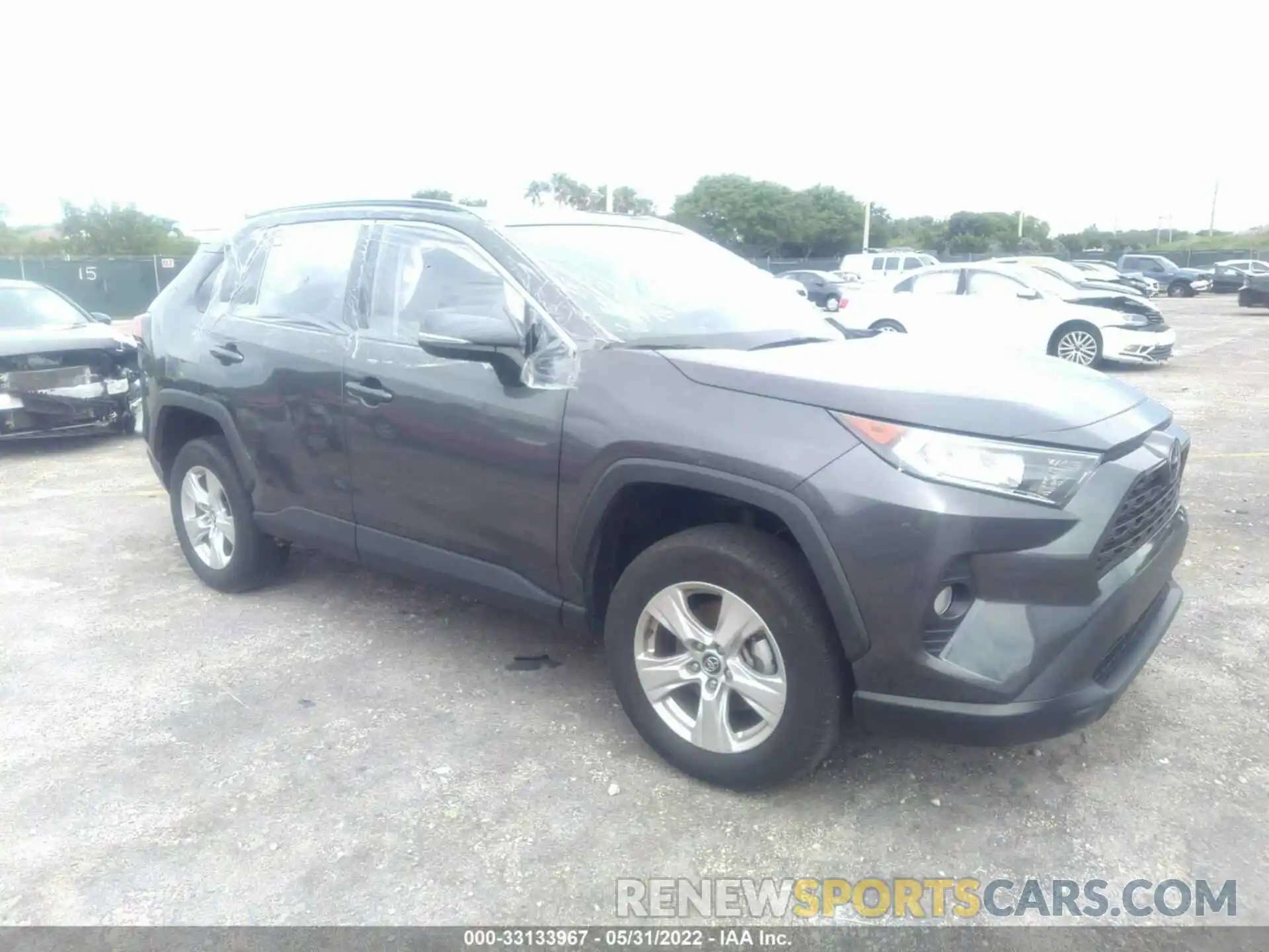 1 Photograph of a damaged car 2T3W1RFV5LW066428 TOYOTA RAV4 2020