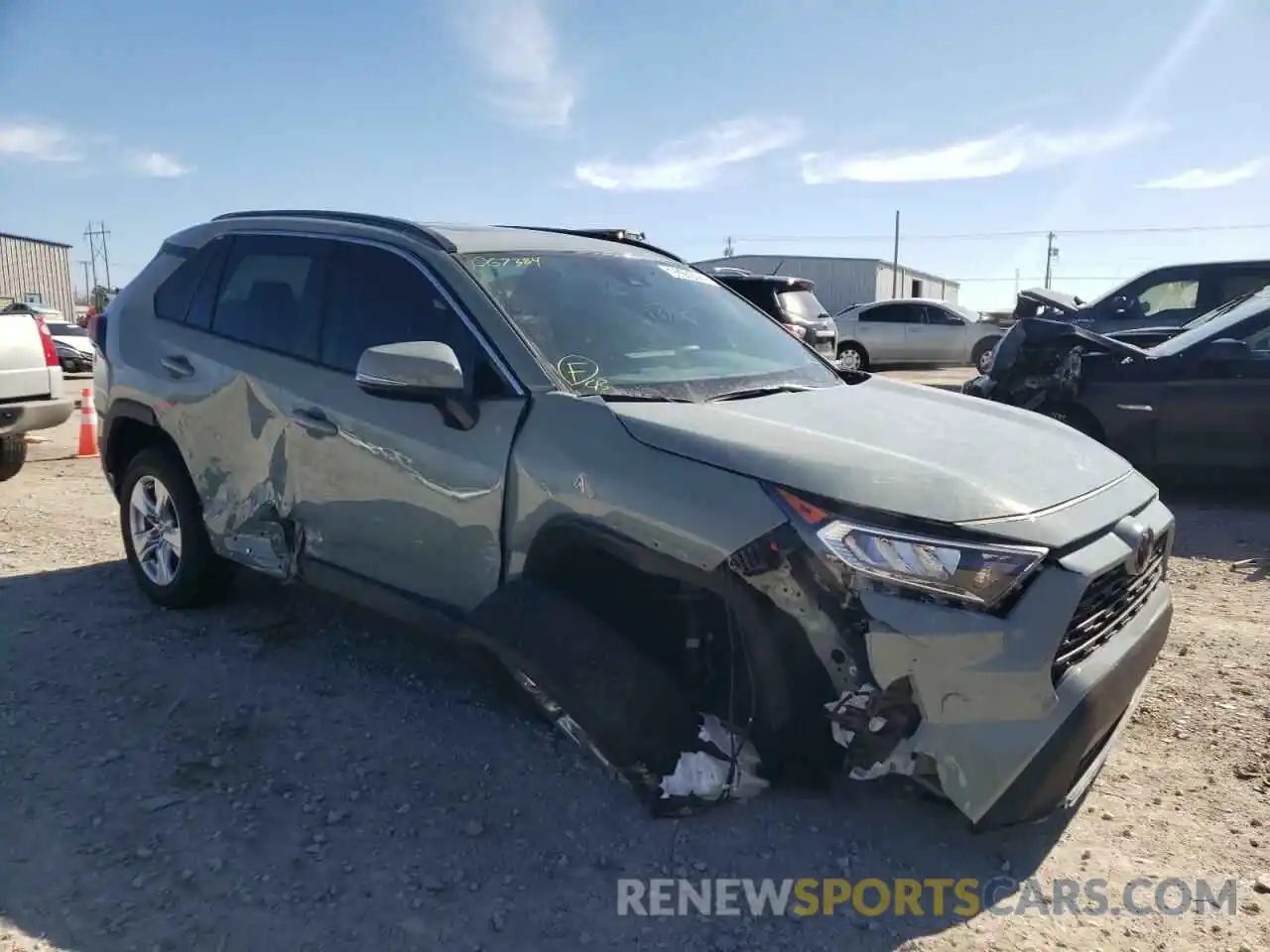 1 Photograph of a damaged car 2T3W1RFV5LW067384 TOYOTA RAV4 2020