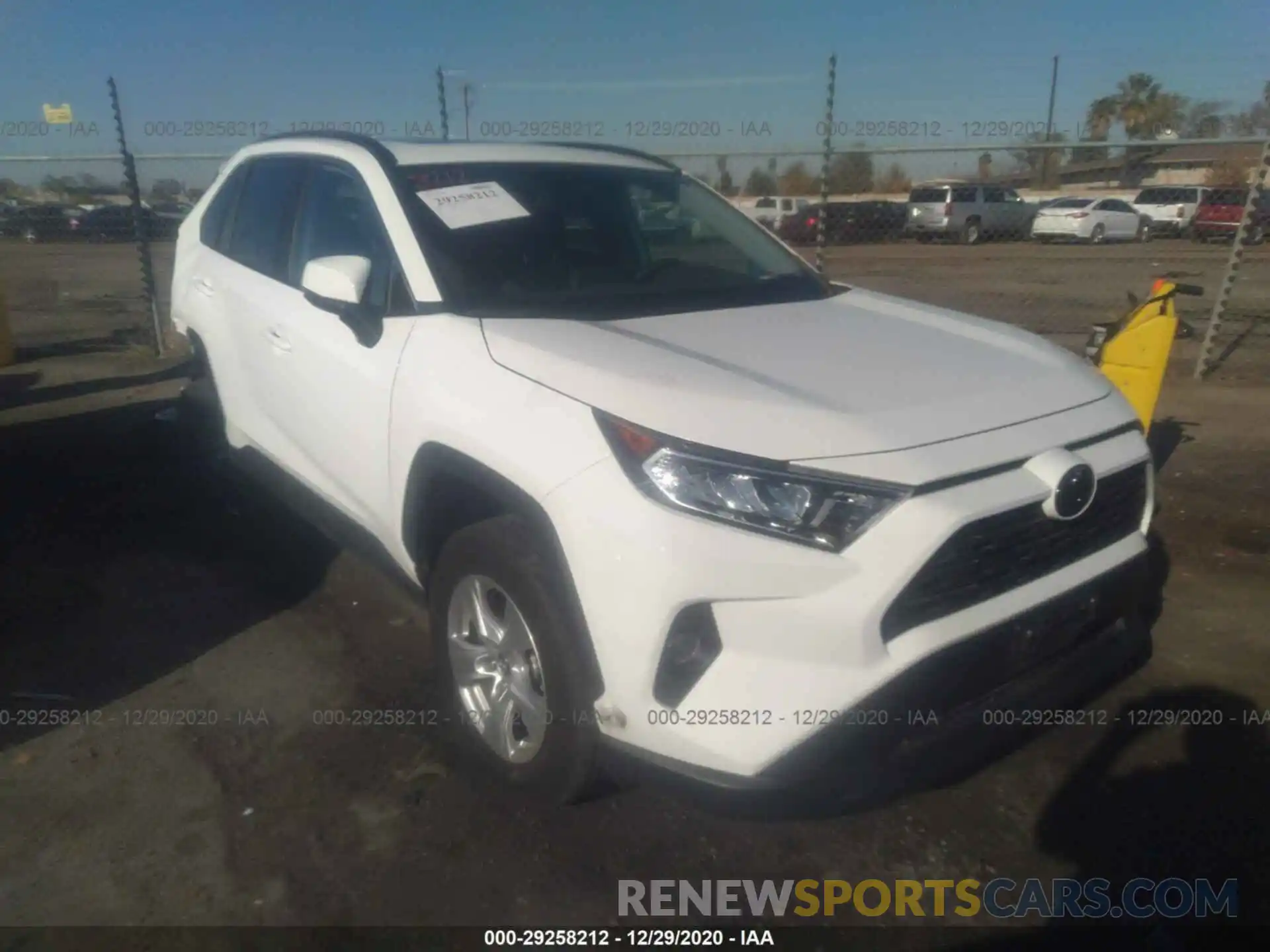 1 Photograph of a damaged car 2T3W1RFV5LW070849 TOYOTA RAV4 2020