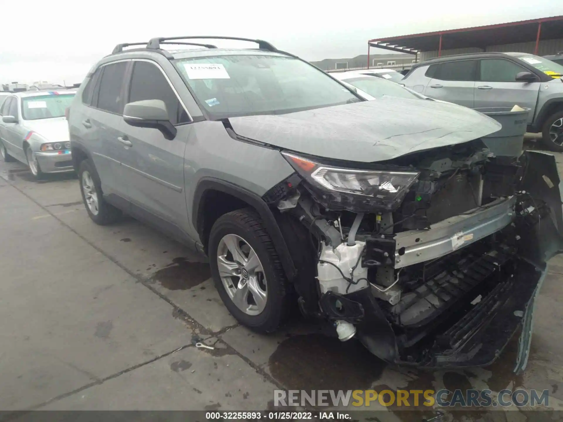 1 Photograph of a damaged car 2T3W1RFV5LW074156 TOYOTA RAV4 2020