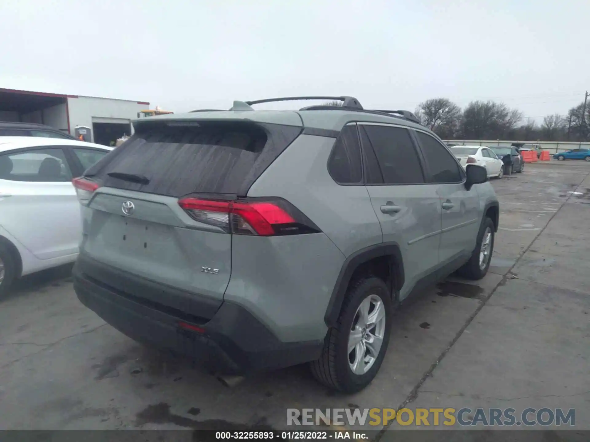 4 Photograph of a damaged car 2T3W1RFV5LW074156 TOYOTA RAV4 2020