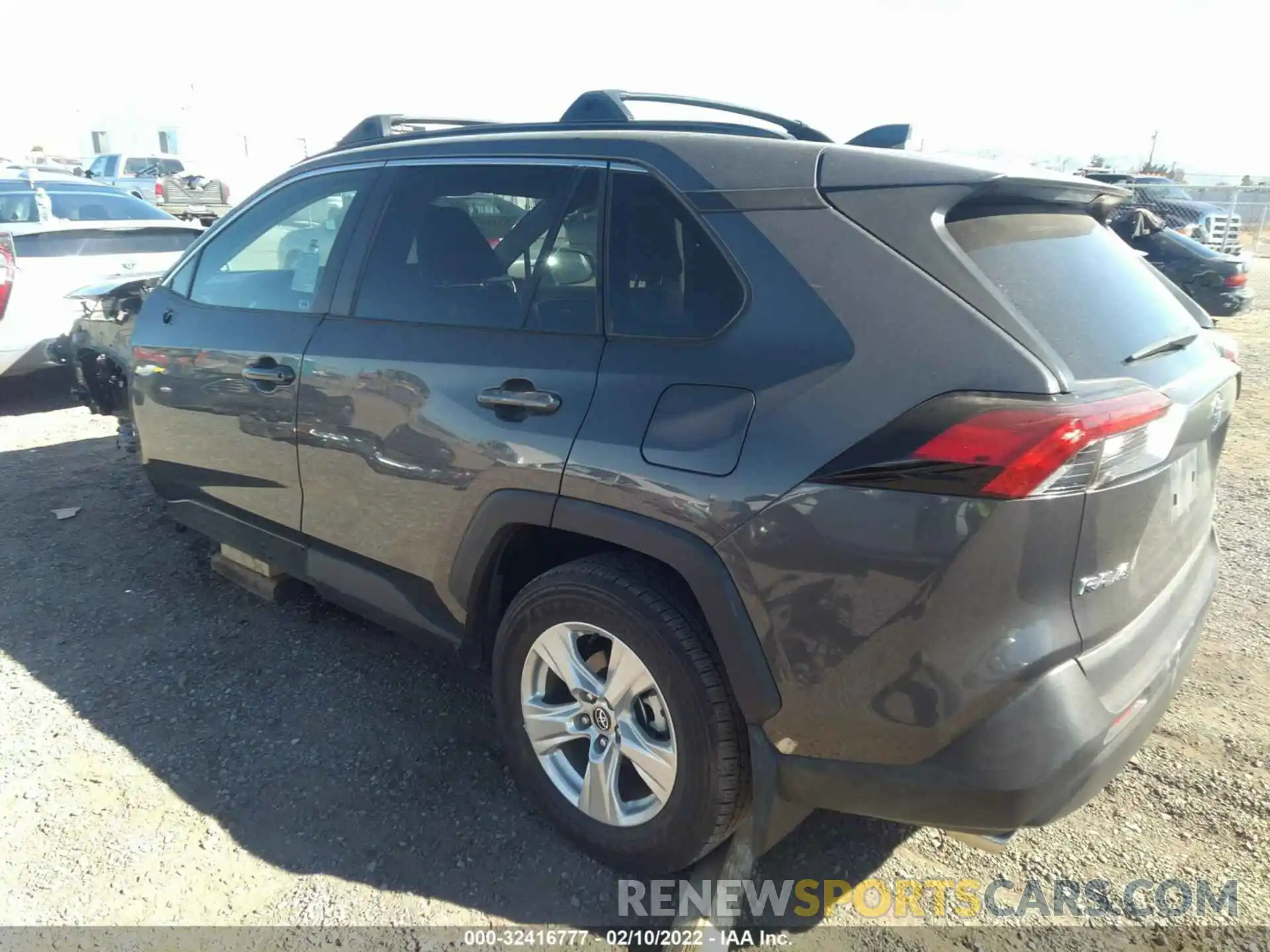 3 Photograph of a damaged car 2T3W1RFV5LW082631 TOYOTA RAV4 2020