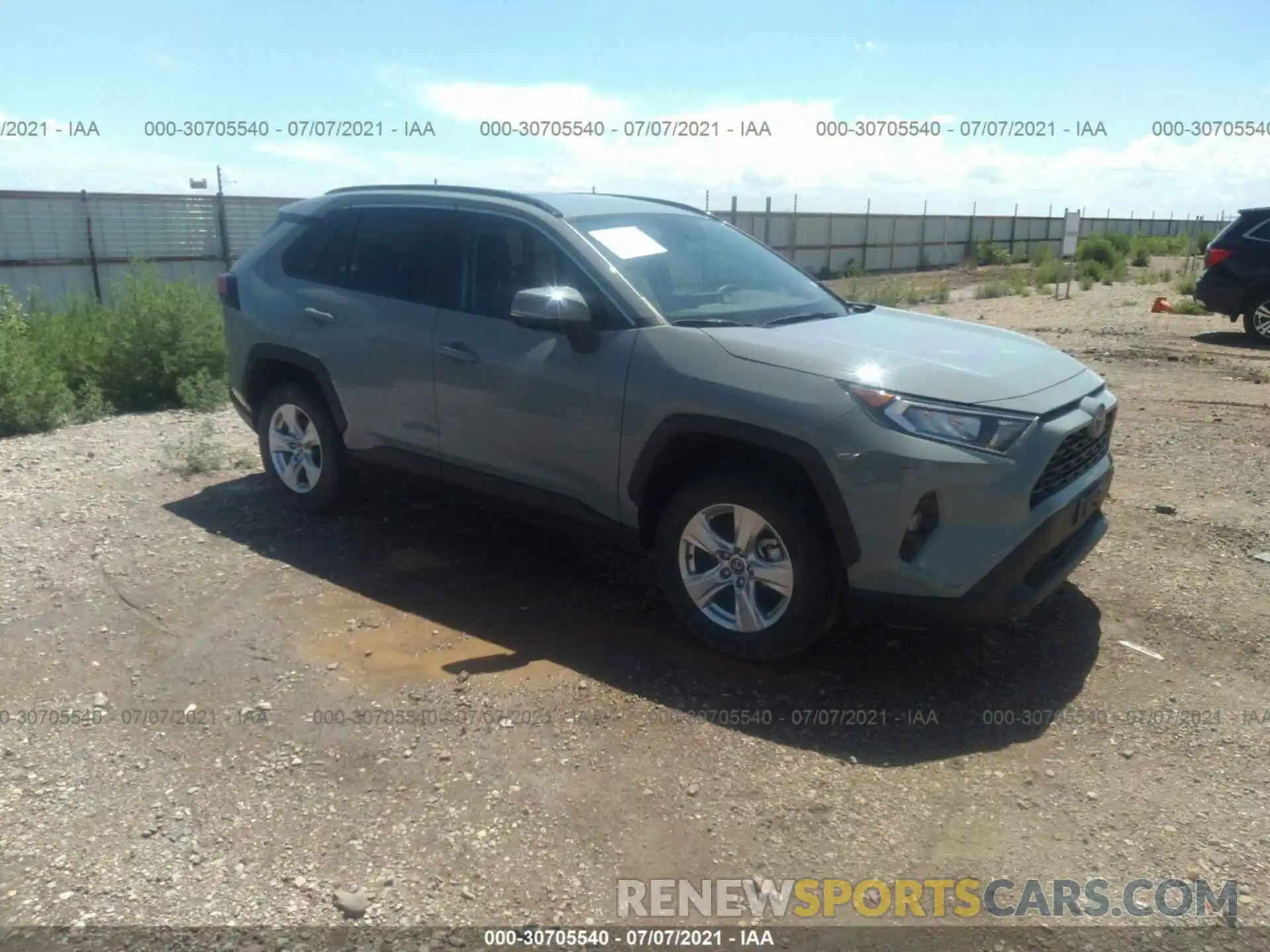 1 Photograph of a damaged car 2T3W1RFV5LW083715 TOYOTA RAV4 2020