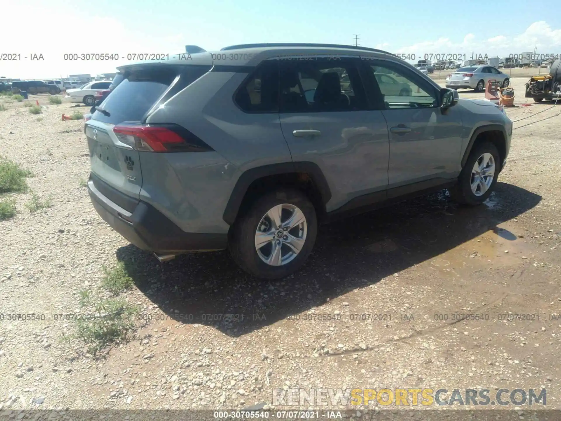 4 Photograph of a damaged car 2T3W1RFV5LW083715 TOYOTA RAV4 2020