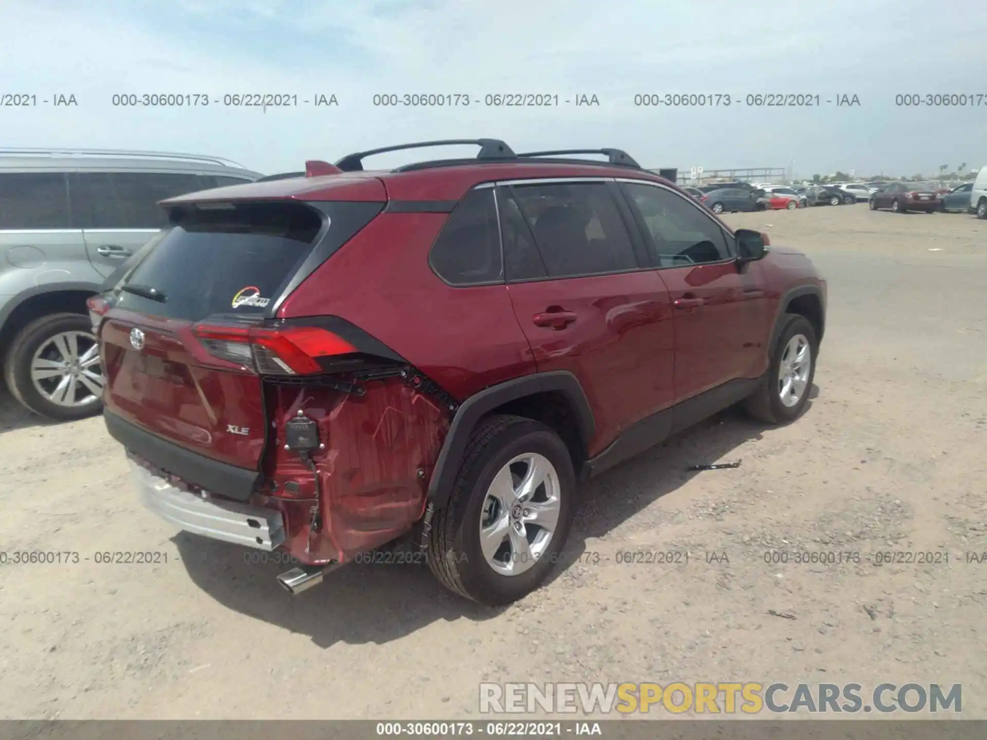 4 Photograph of a damaged car 2T3W1RFV5LW088882 TOYOTA RAV4 2020