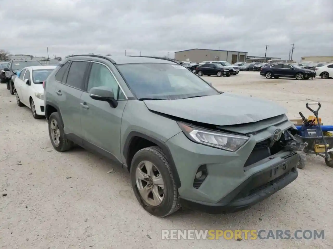 1 Photograph of a damaged car 2T3W1RFV5LW095010 TOYOTA RAV4 2020