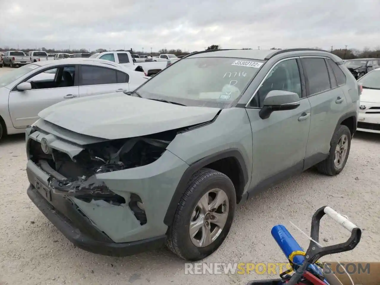 2 Photograph of a damaged car 2T3W1RFV5LW095010 TOYOTA RAV4 2020