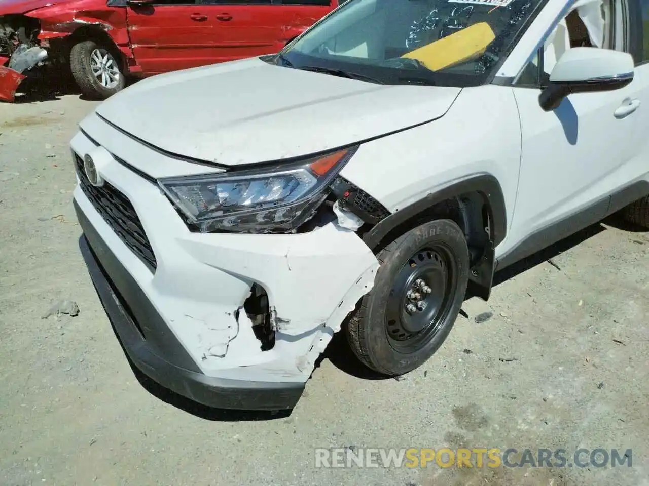 9 Photograph of a damaged car 2T3W1RFV5LW103266 TOYOTA RAV4 2020