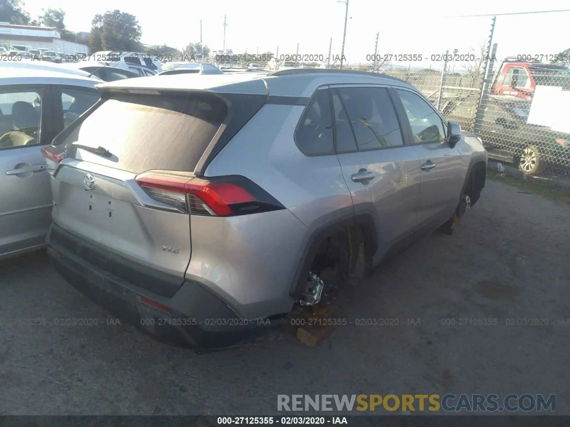 4 Photograph of a damaged car 2T3W1RFV6LC036808 TOYOTA RAV4 2020