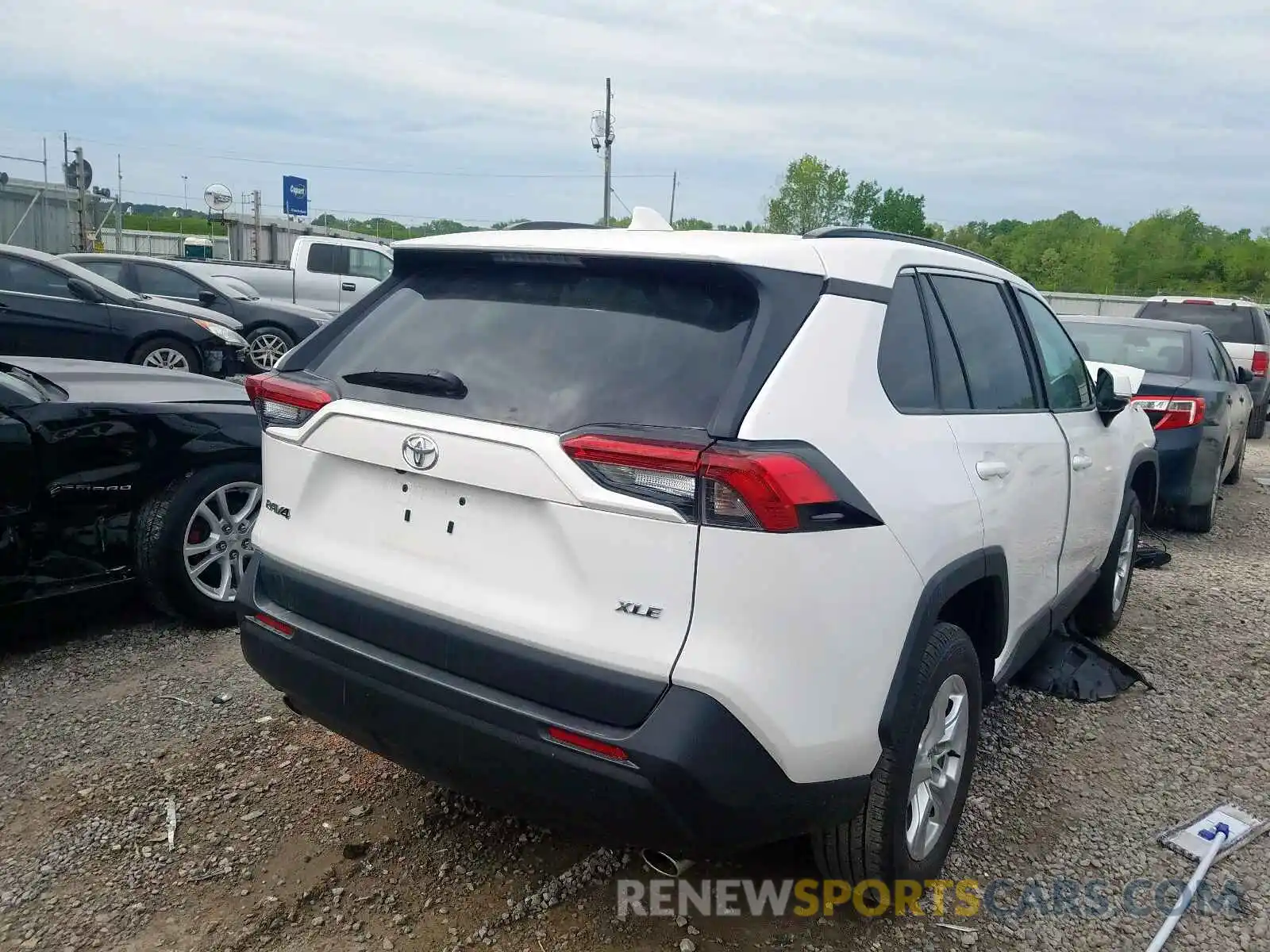 4 Photograph of a damaged car 2T3W1RFV6LC037327 TOYOTA RAV4 2020