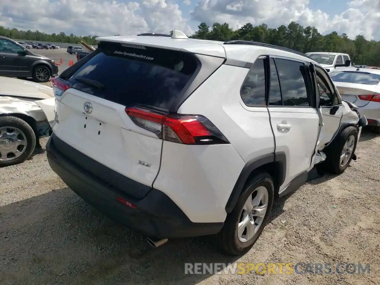 4 Photograph of a damaged car 2T3W1RFV6LC043323 TOYOTA RAV4 2020