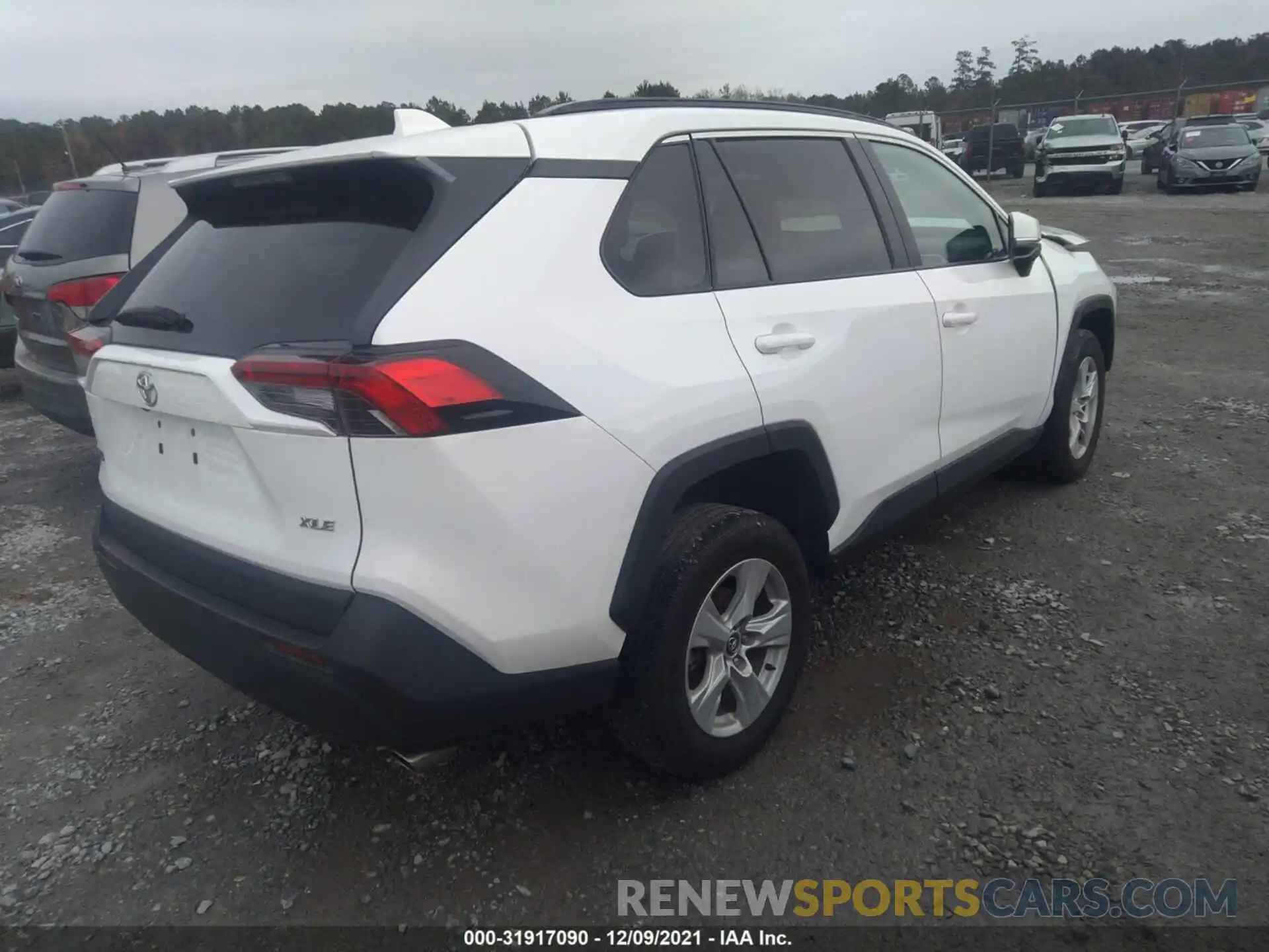 4 Photograph of a damaged car 2T3W1RFV6LC043581 TOYOTA RAV4 2020