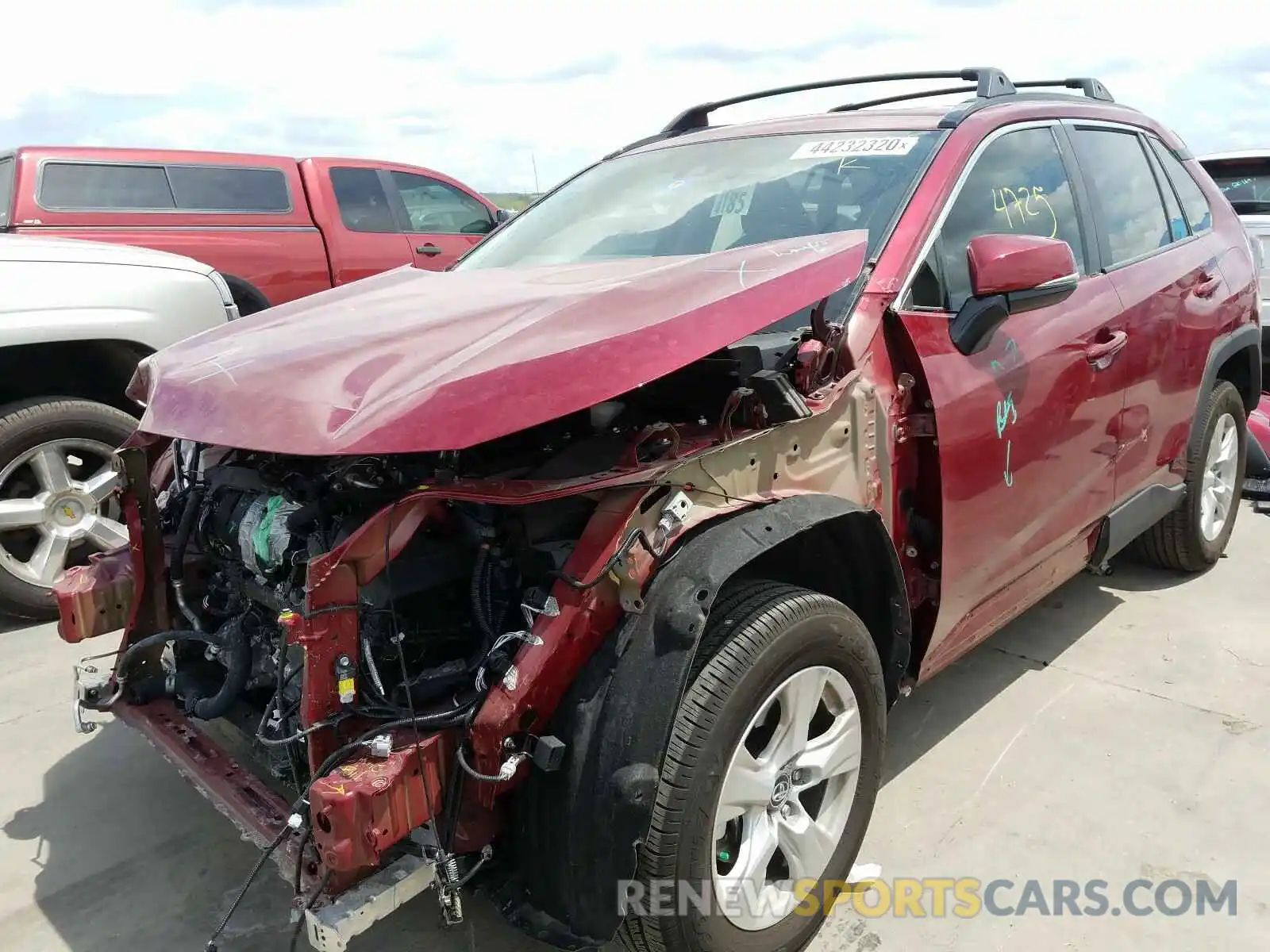 2 Photograph of a damaged car 2T3W1RFV6LC043743 TOYOTA RAV4 2020